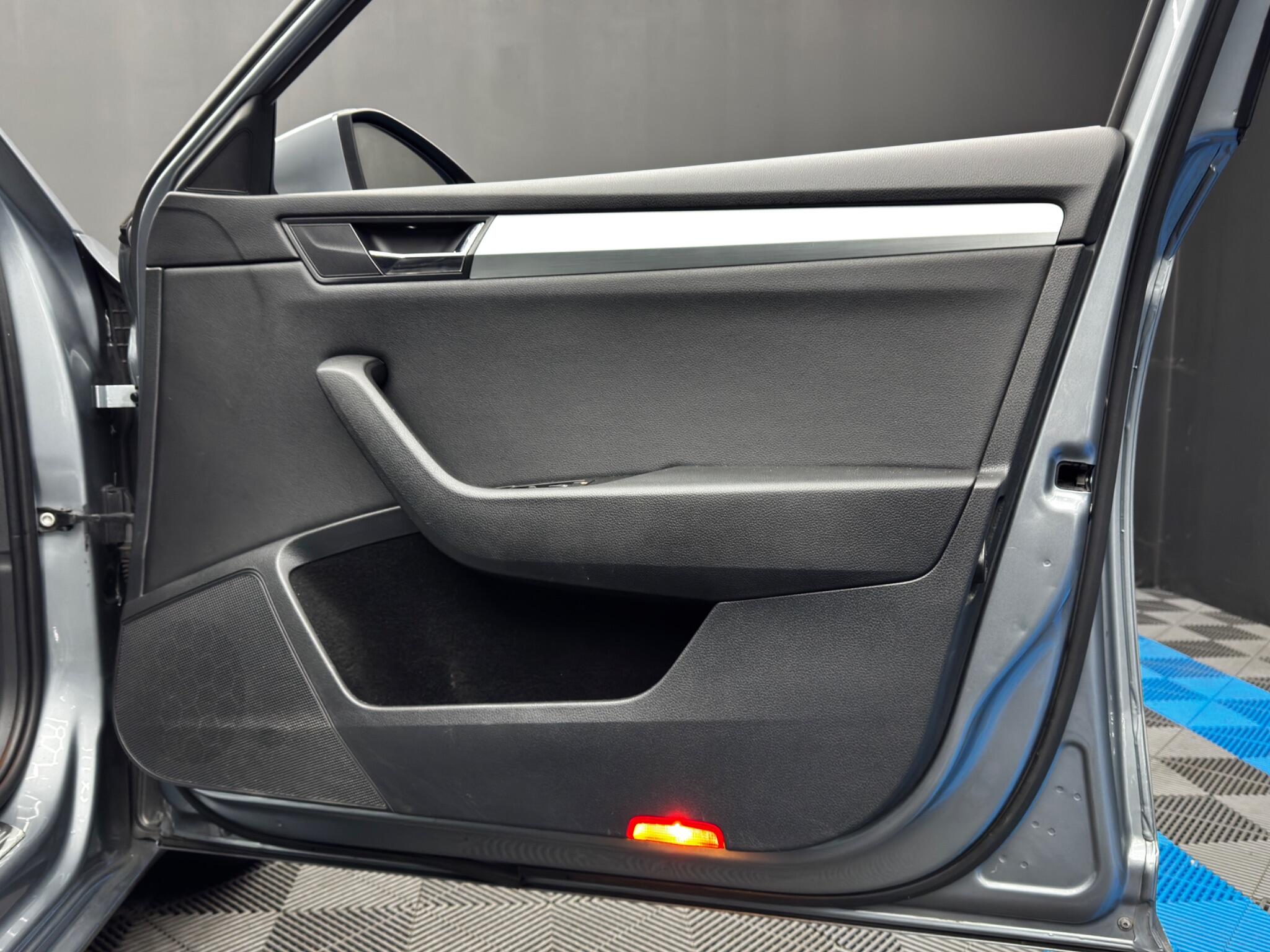 Skoda Superb 1.6 TDI SE Technology DSG Euro 6 (s/s) 5dr 5dr Automatic 2025