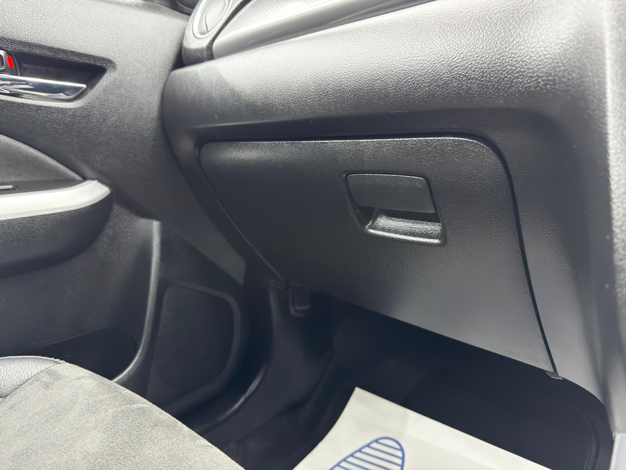 Suzuki Vitara 1.6 SZ5 Euro 6 (s/s) 5dr 5dr Manual 2026
