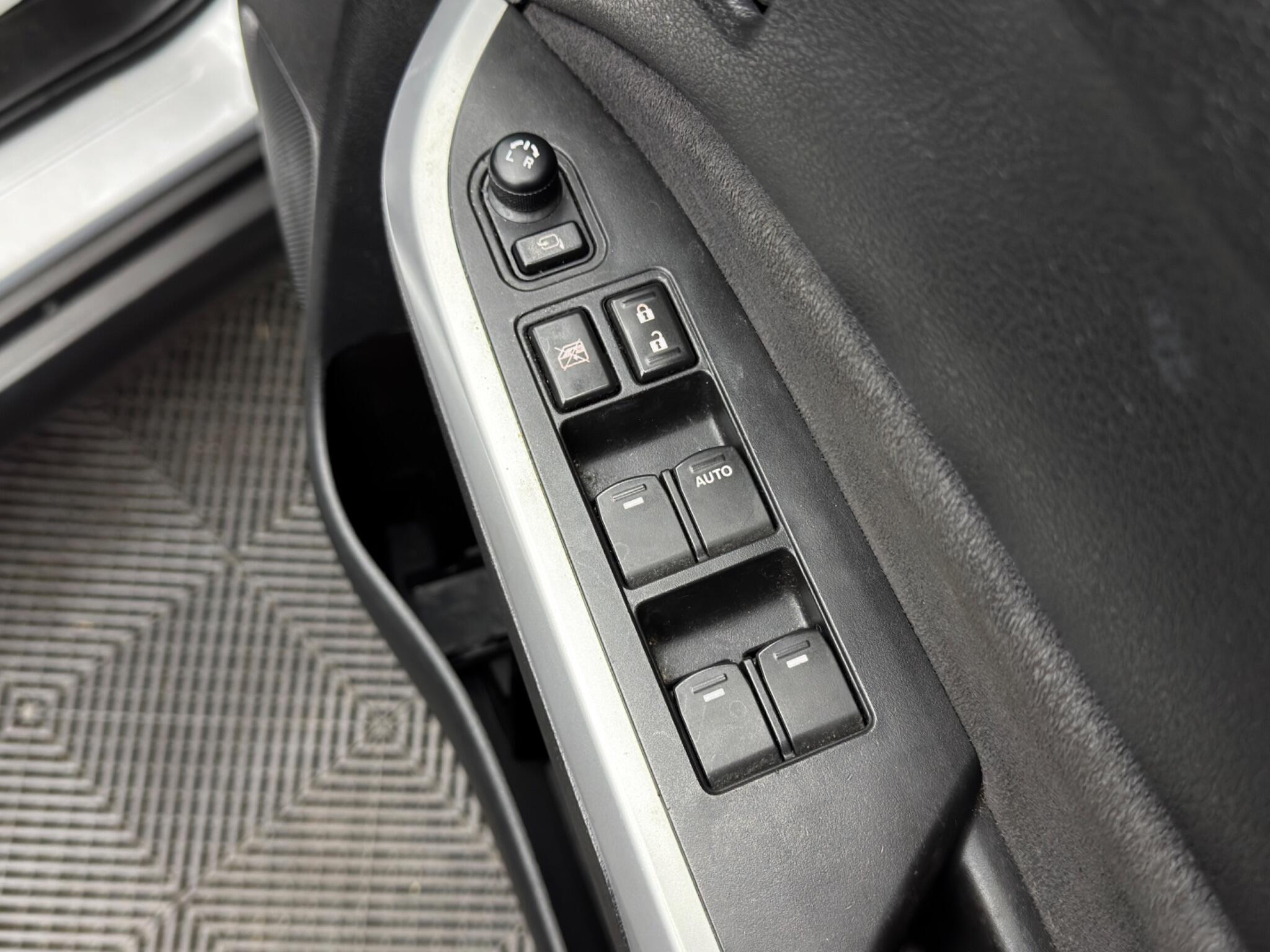 Suzuki Vitara 1.6 SZ5 Euro 6 (s/s) 5dr 5dr Manual 2026