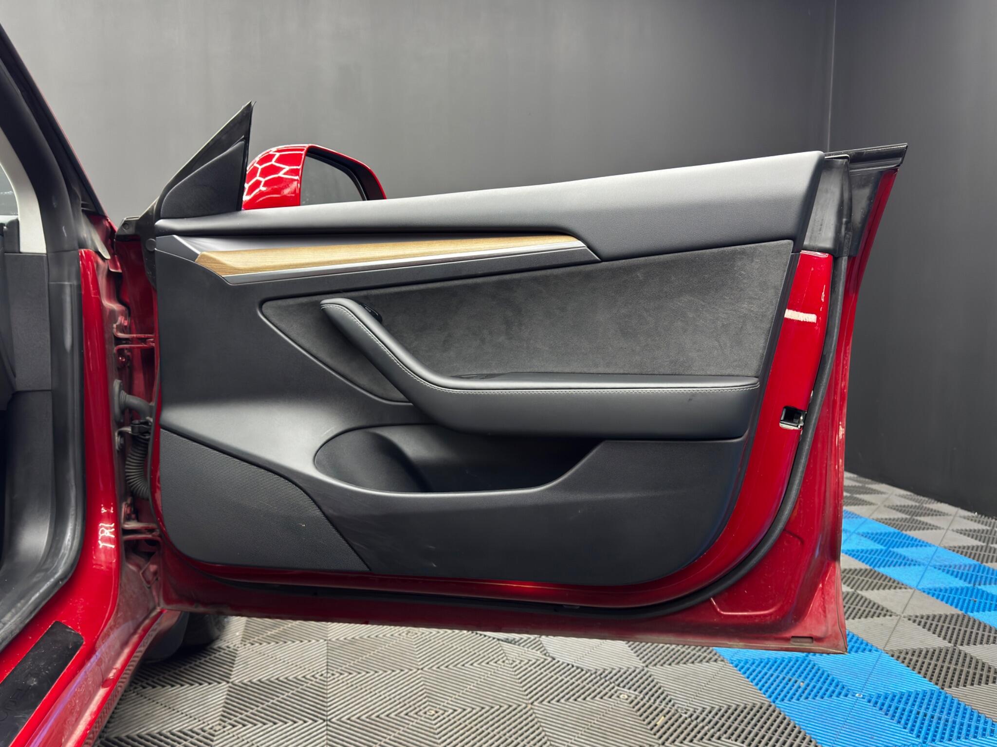 Tesla Model 3 (Dual Motor) Performance Auto 4WDE 4dr (Performance Upgrade) 4dr Automatic 2026