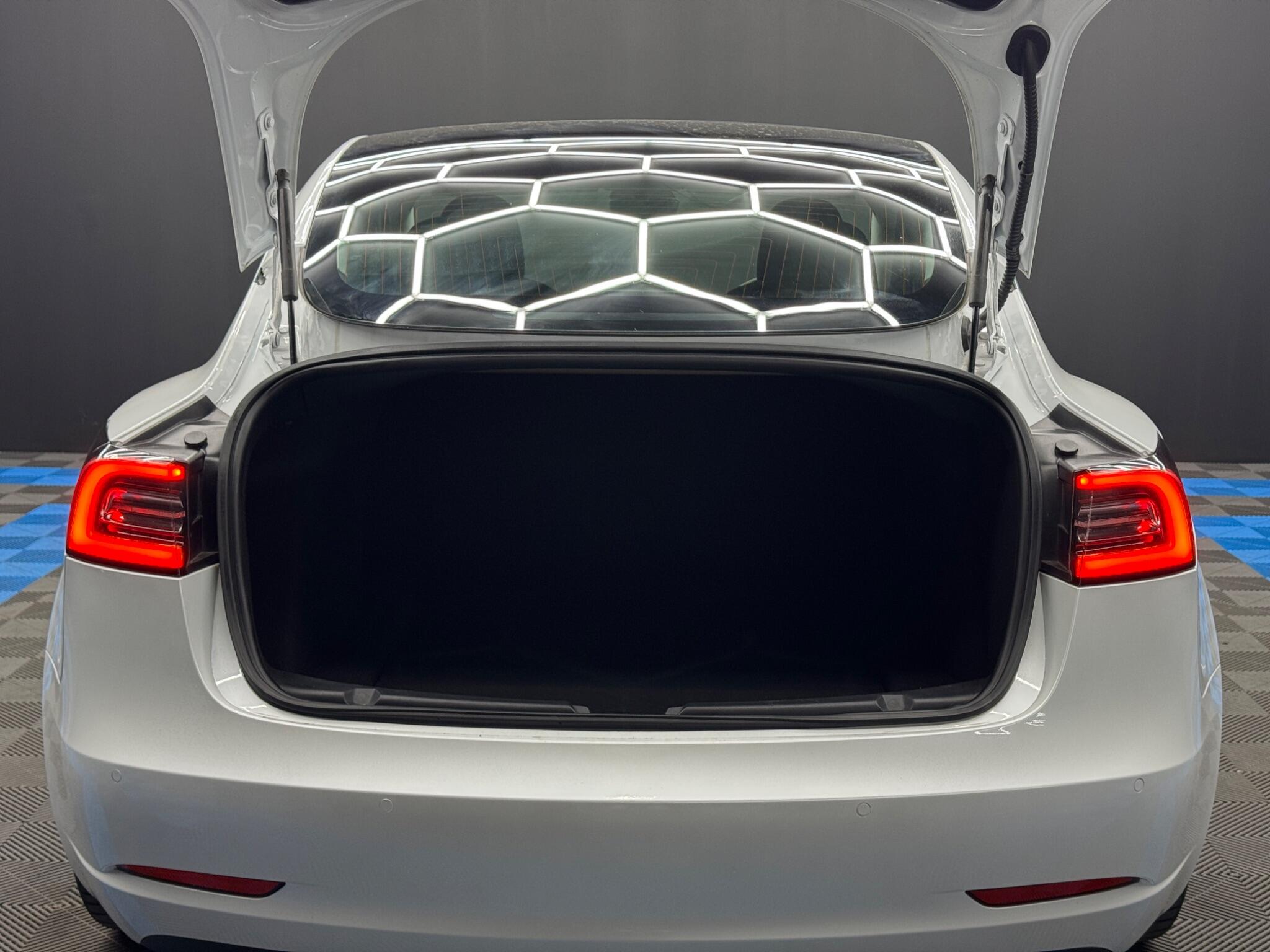 Tesla Model 3 (Dual Motor) Performance Auto 4WDE 4dr (Performance Upgrade) 4dr Automatic 2026