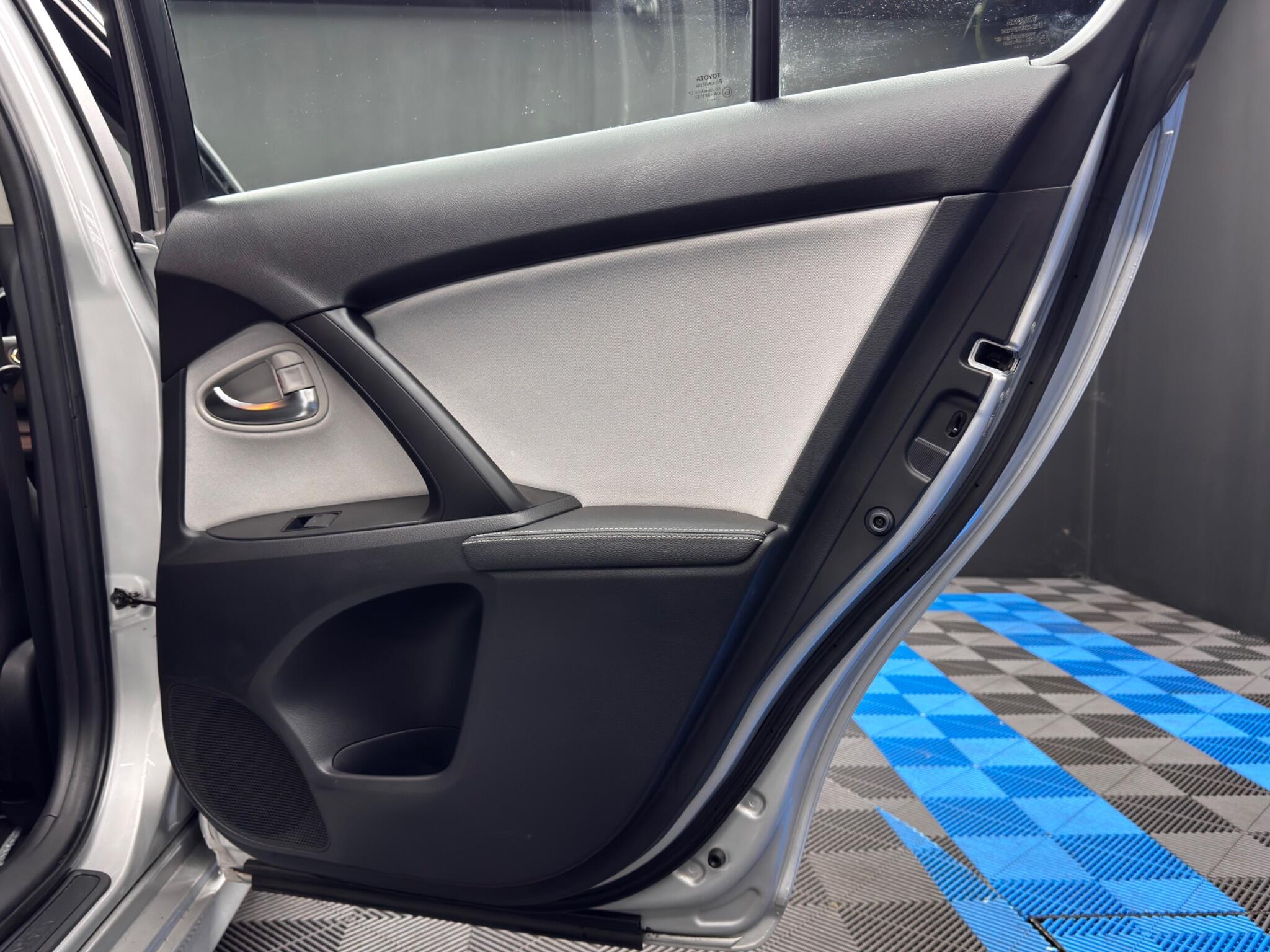 Toyota Avensis 1.8 V-Matic Business Edition Euro 6 4dr 4dr Manual 2025