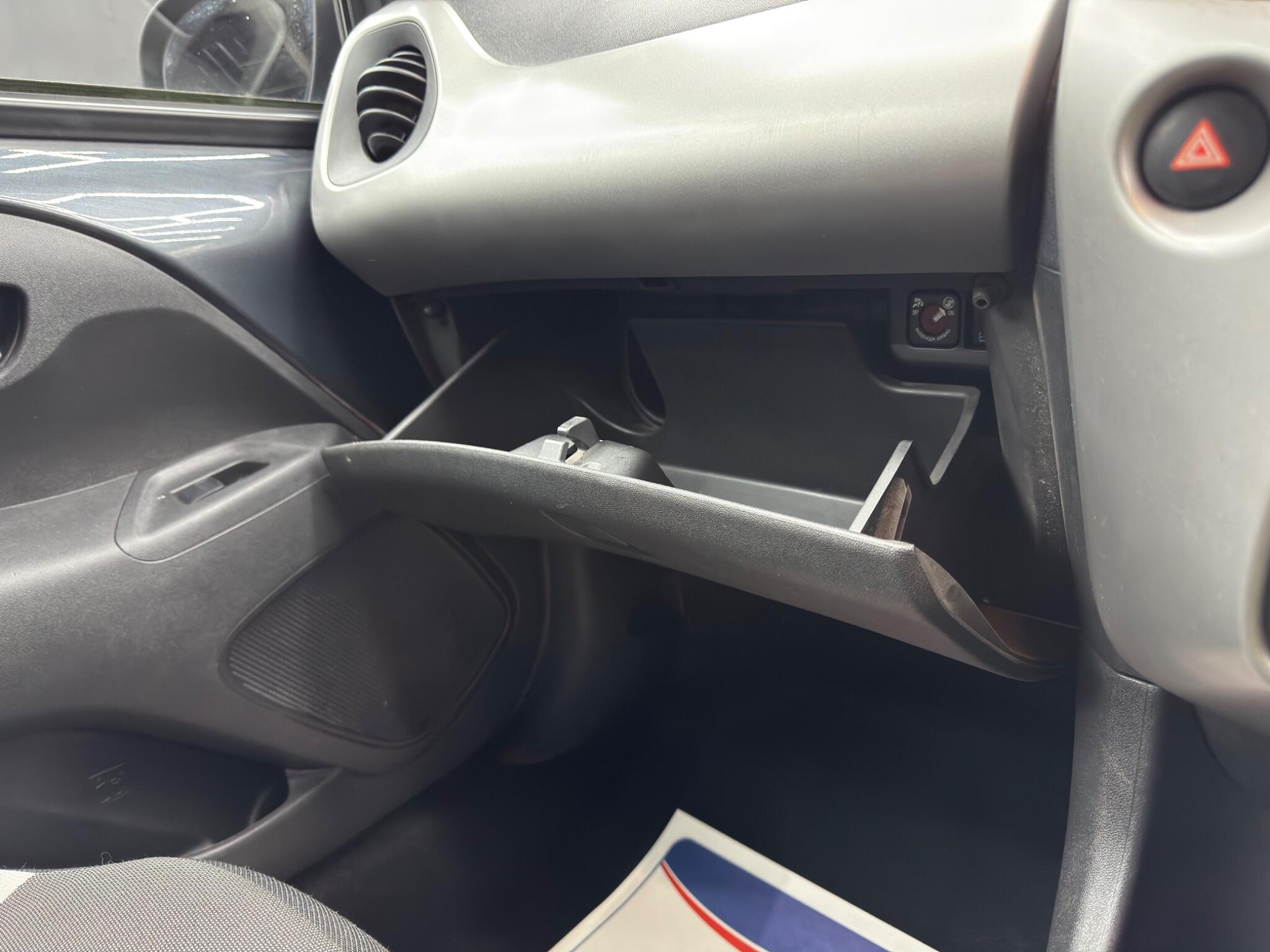 Toyota Aygo 1.0 VVT-i x-play Euro 6 5dr 5dr Manual 2026