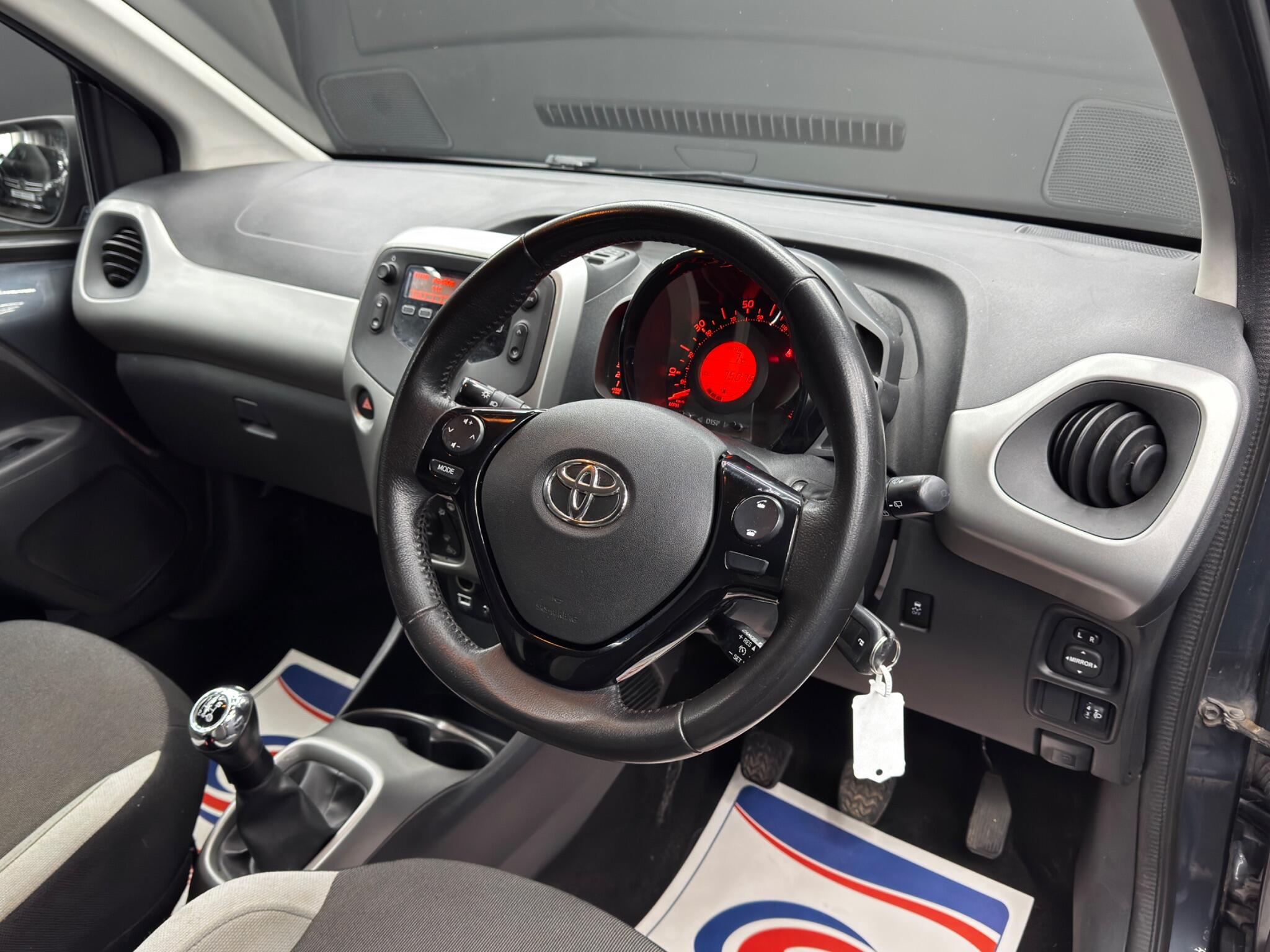 Toyota Aygo 1.0 VVT-i x-play Euro 6 5dr 5dr Manual 2026