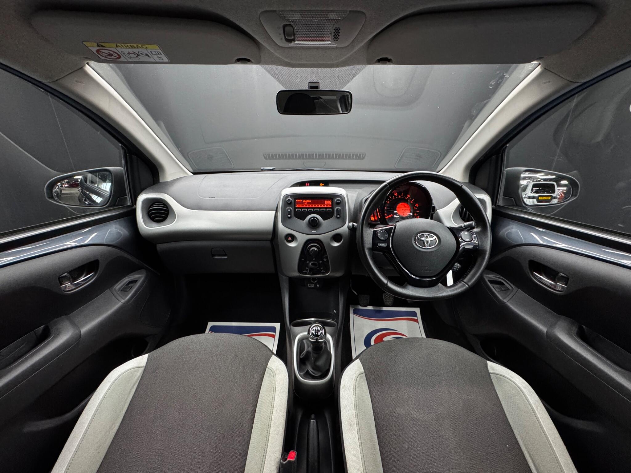 Toyota Aygo 1.0 VVT-i x-play Euro 6 5dr 5dr Manual 2026