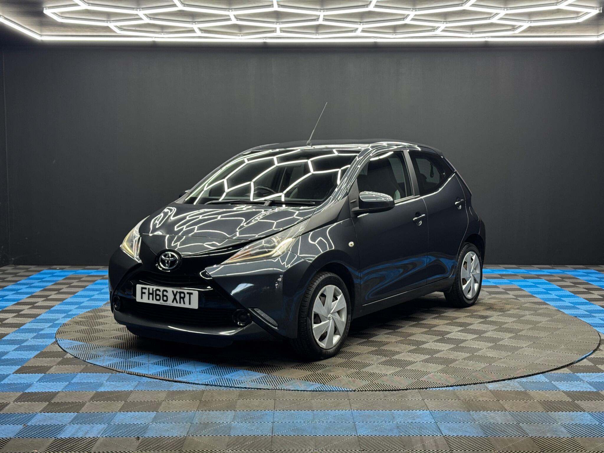 Toyota Aygo 1.0 VVT-i x-play Euro 6 5dr 5dr Manual 2026