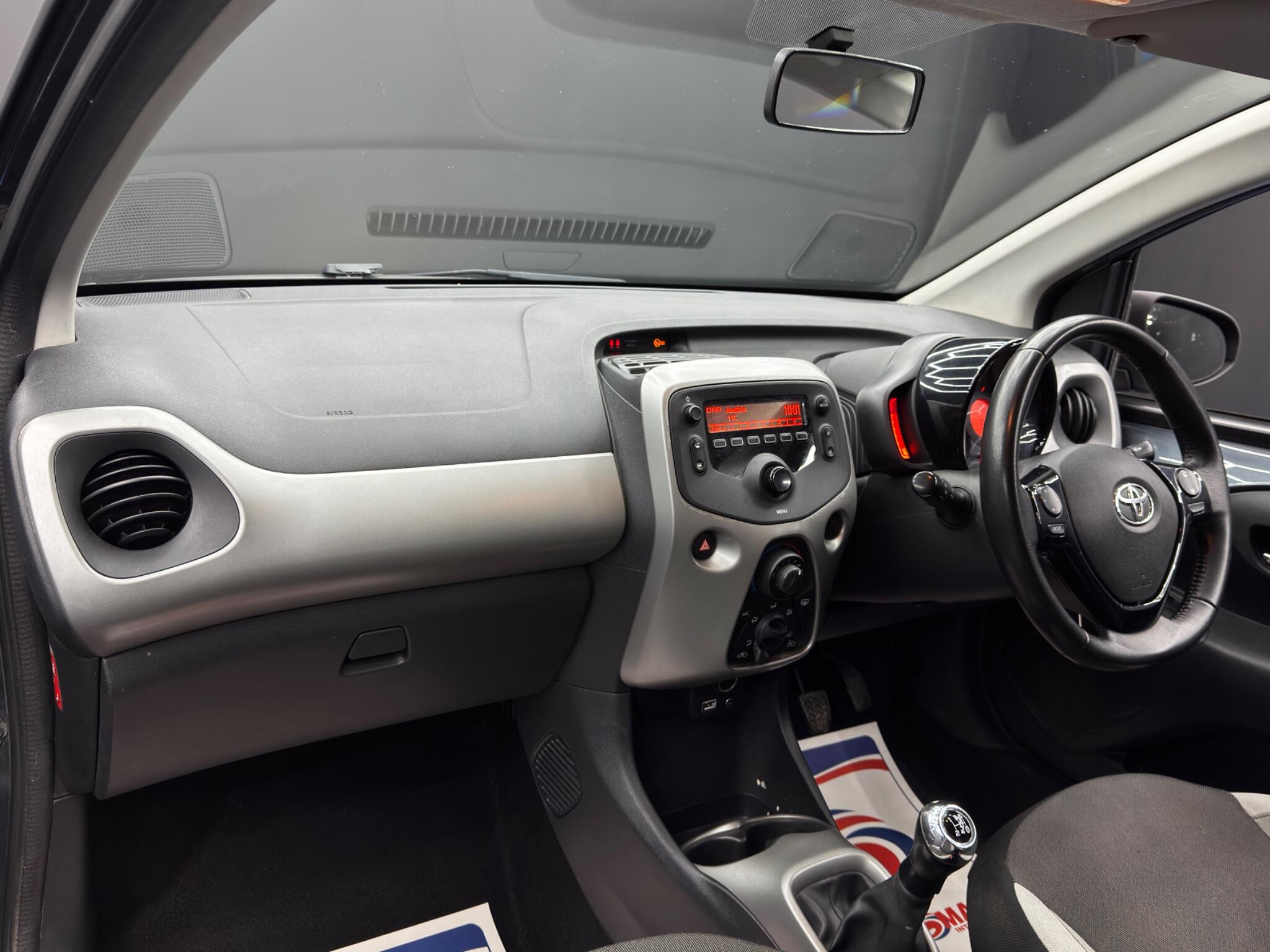 Toyota Aygo 1.0 VVT-i x-play Euro 6 5dr 5dr Manual 2026