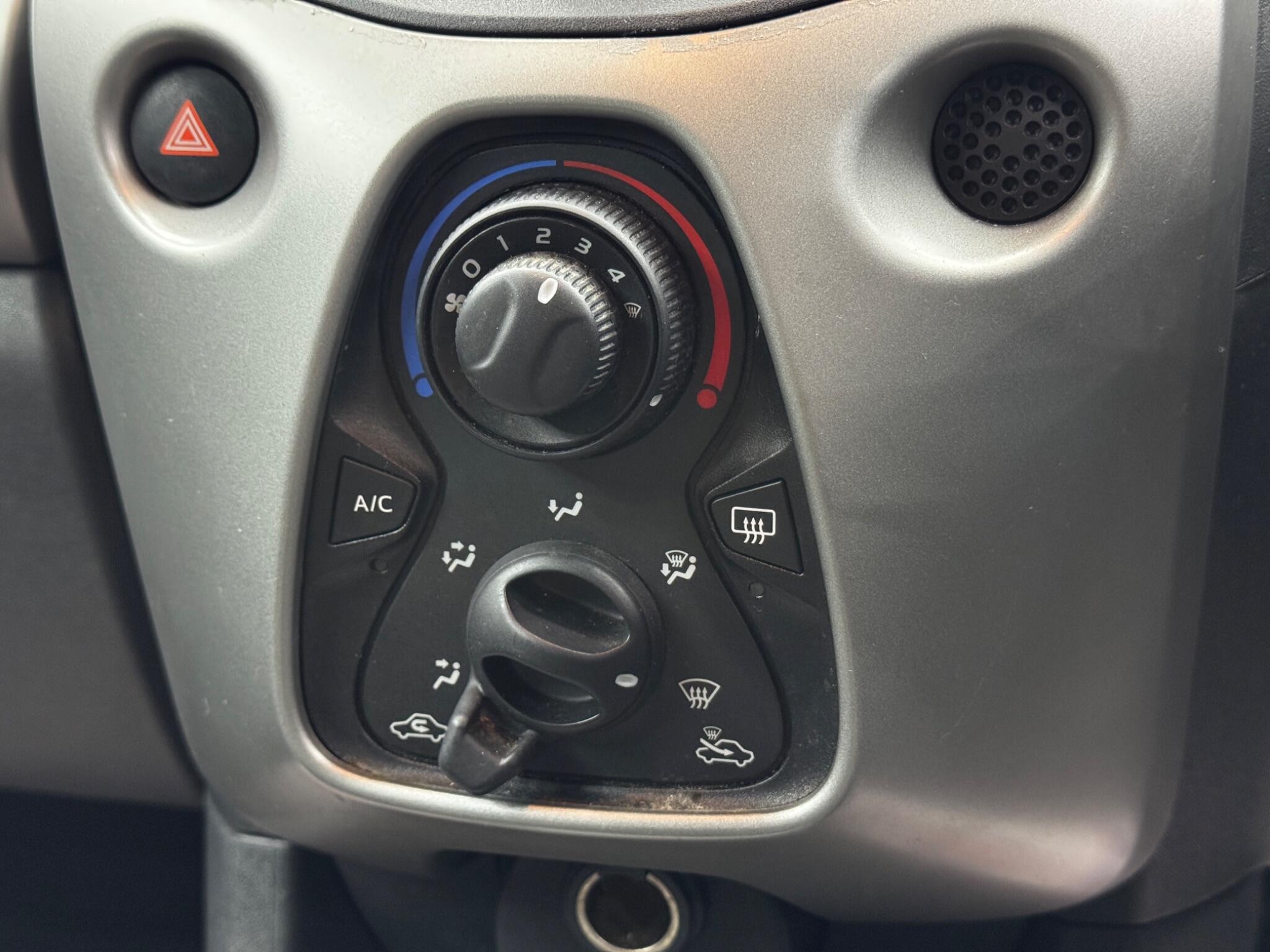 Toyota Aygo 1.0 VVT-i x-play Euro 6 5dr 5dr Manual 2026