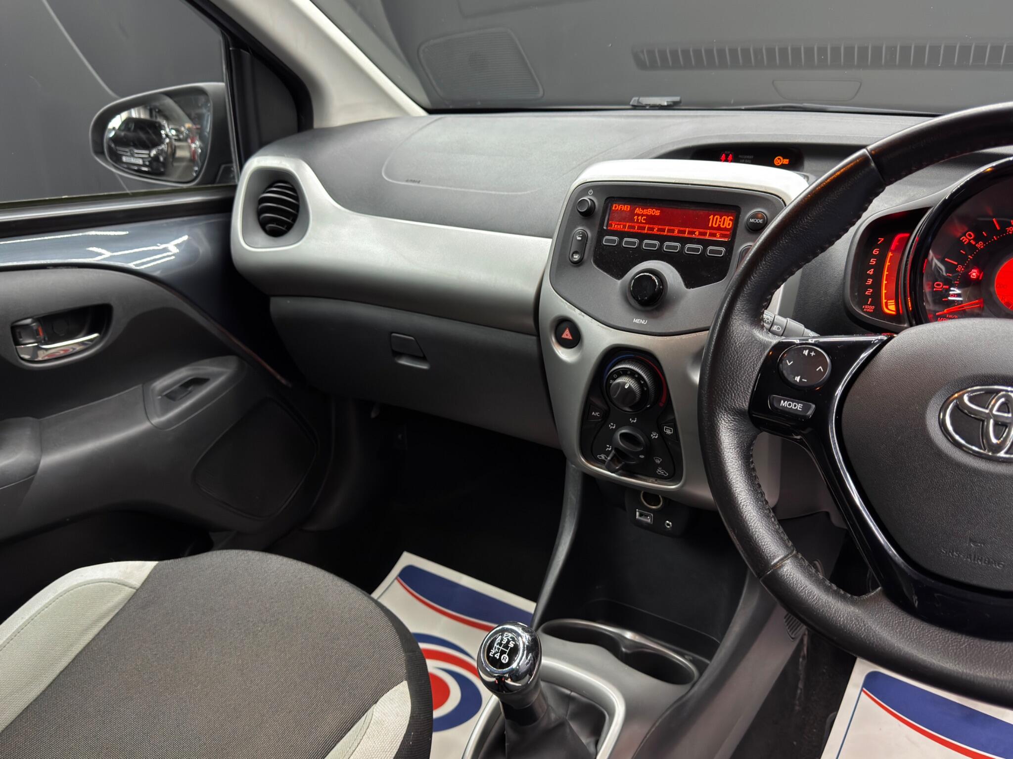 Toyota Aygo 1.0 VVT-i x-play Euro 6 5dr 5dr Manual 2026