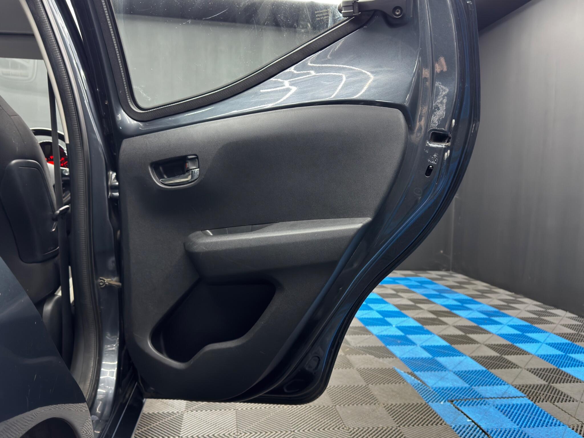 Toyota Aygo 1.0 VVT-i x-play Euro 6 5dr 5dr Manual 2026