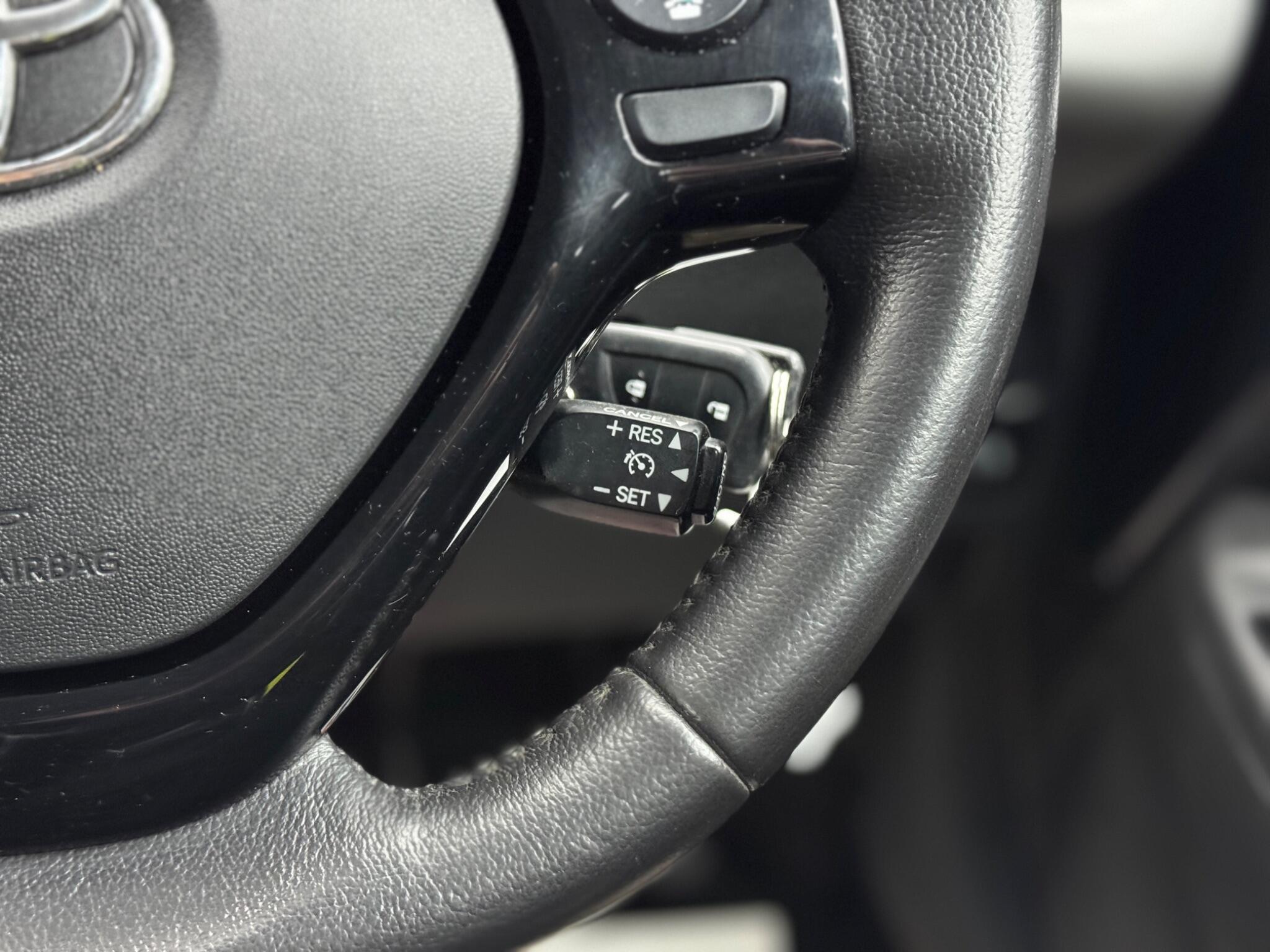 Toyota Aygo 1.0 VVT-i x-play Euro 6 5dr 5dr Manual 2026