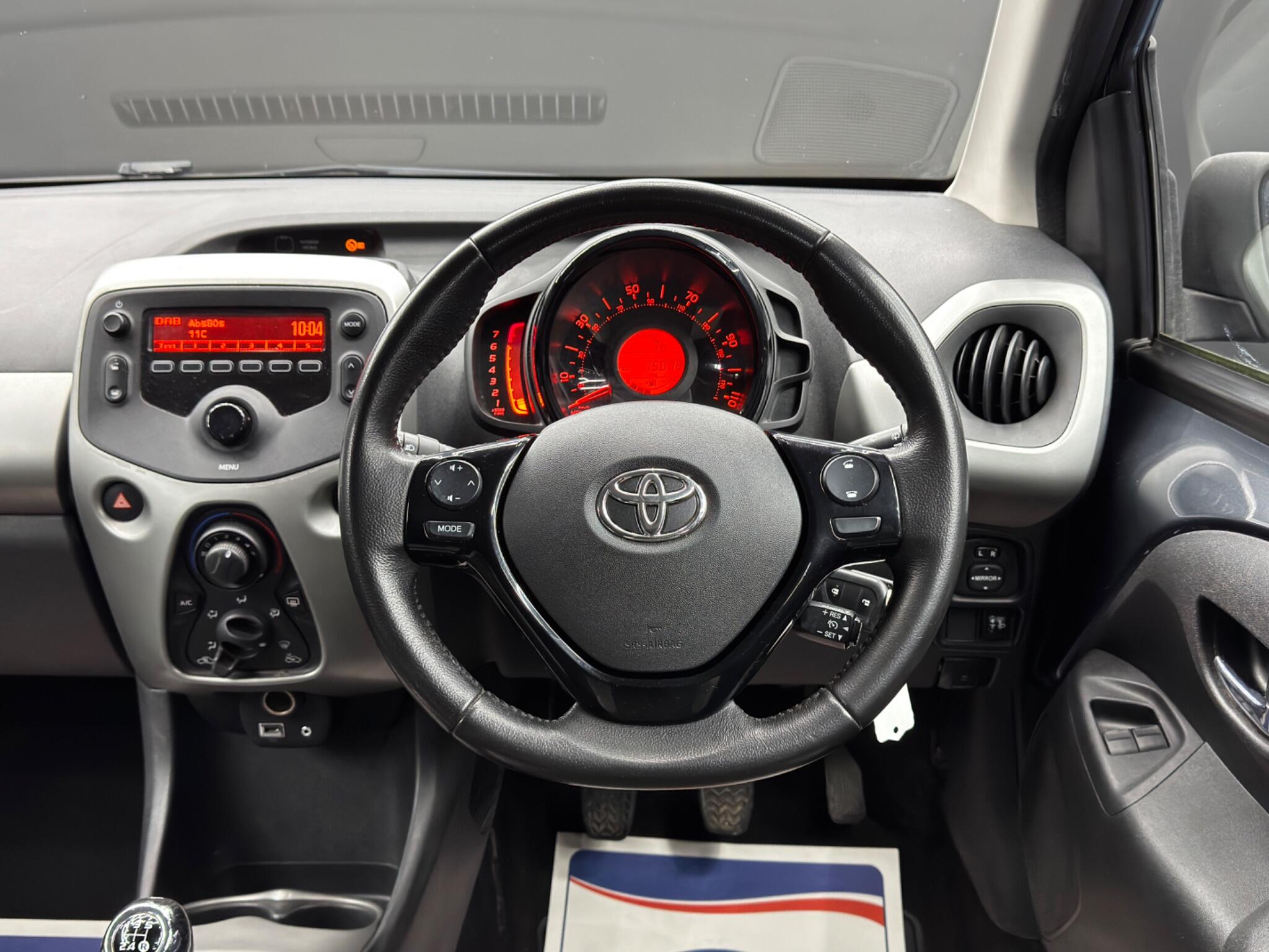 Toyota Aygo 1.0 VVT-i x-play Euro 6 5dr 5dr Manual 2026