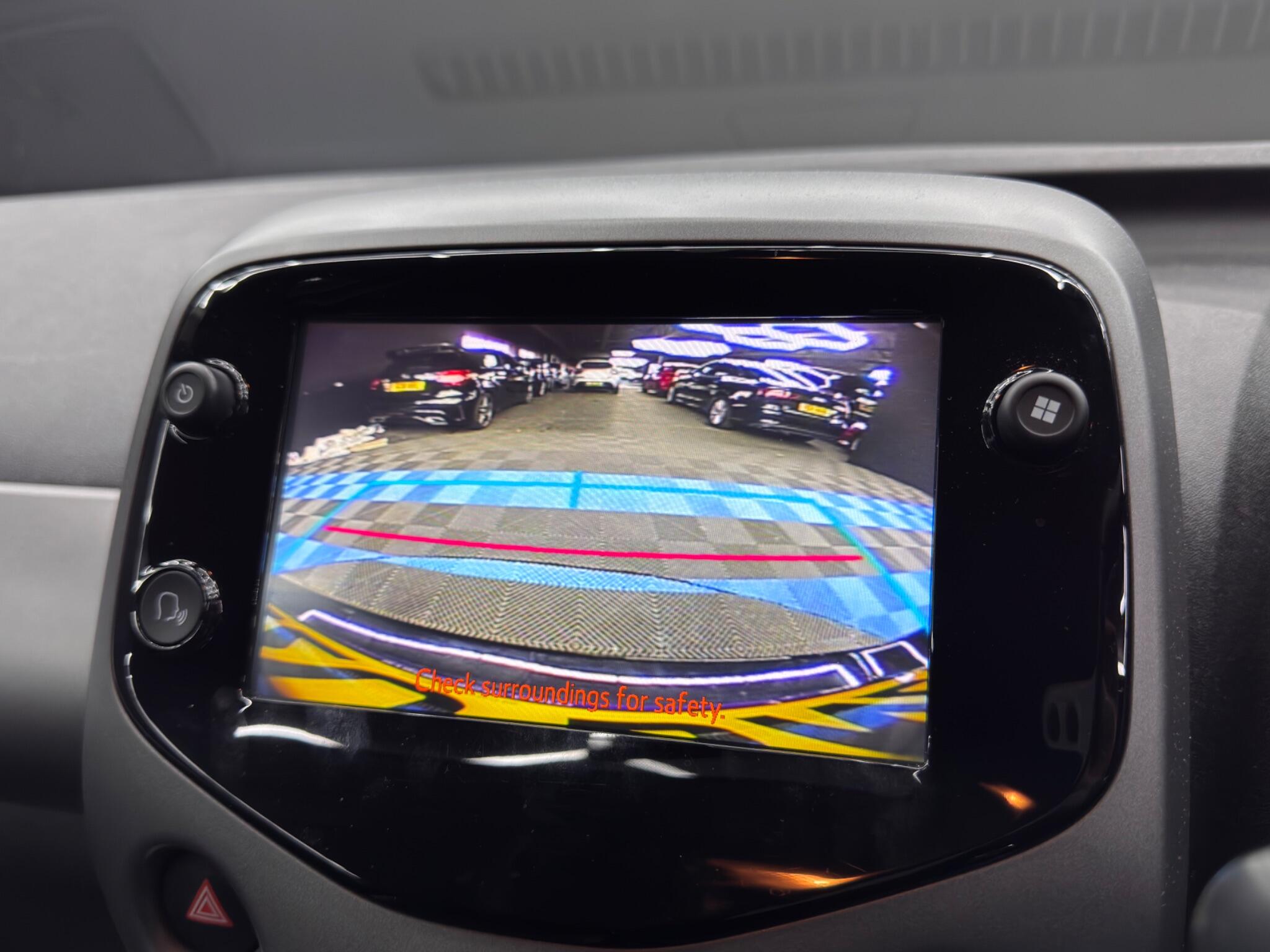 Toyota Aygo 1.0 VVT-i x-play Euro 6 5dr 5dr Manual 2025