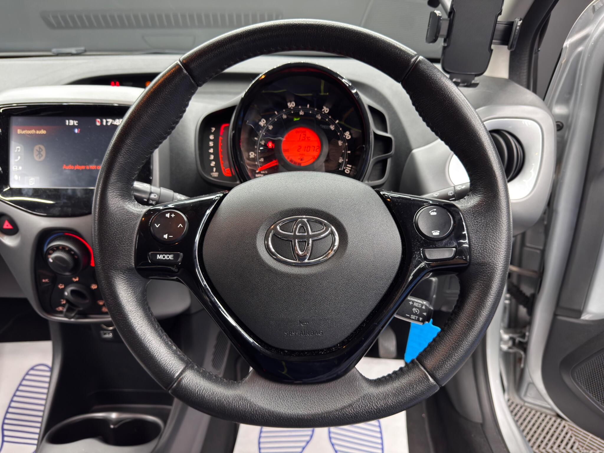 Toyota Aygo 1.0 VVT-i x-play Euro 6 5dr 5dr Manual 2025