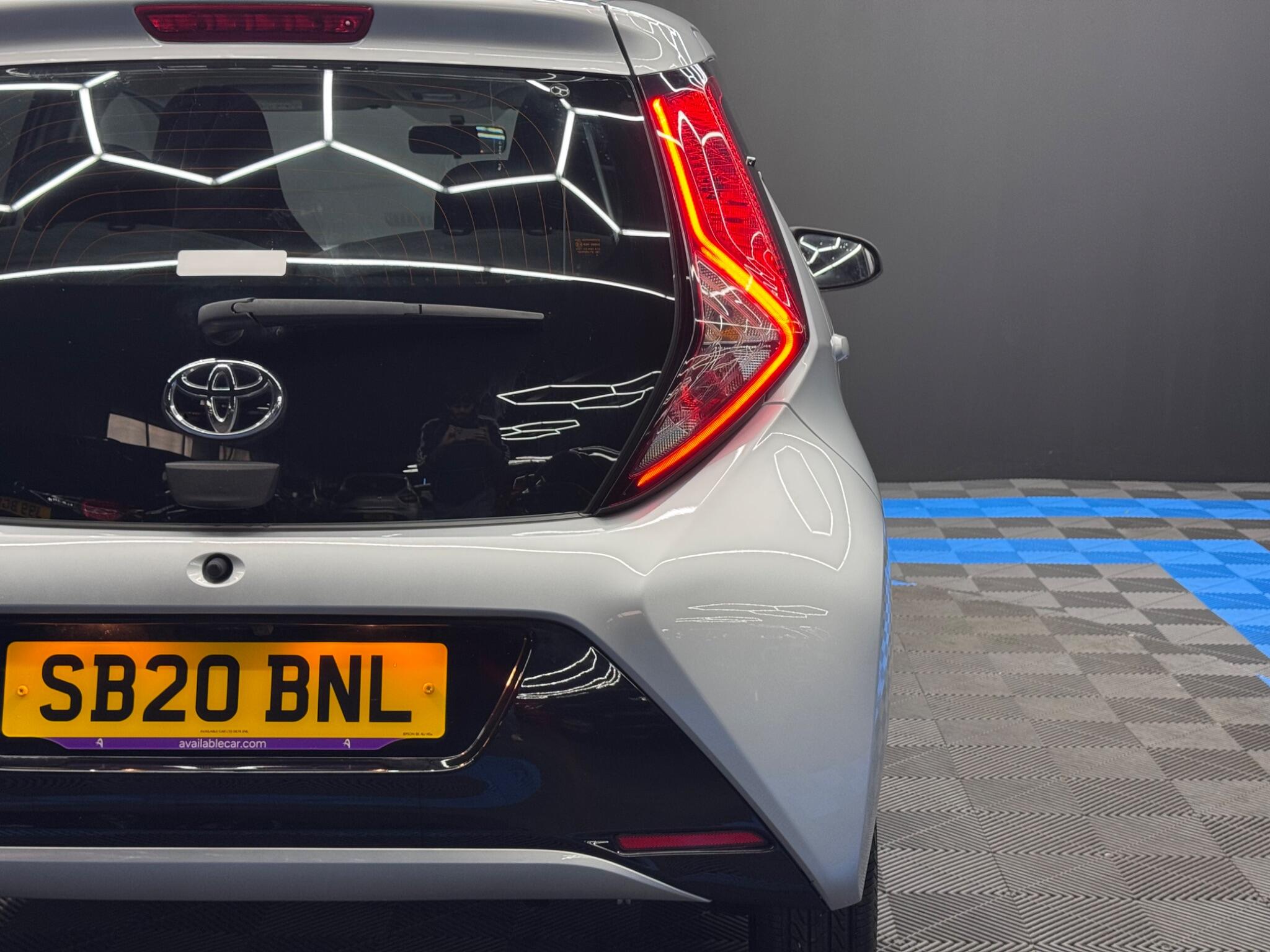 Toyota Aygo 1.0 VVT-i x-play Euro 6 5dr 5dr Manual 2025