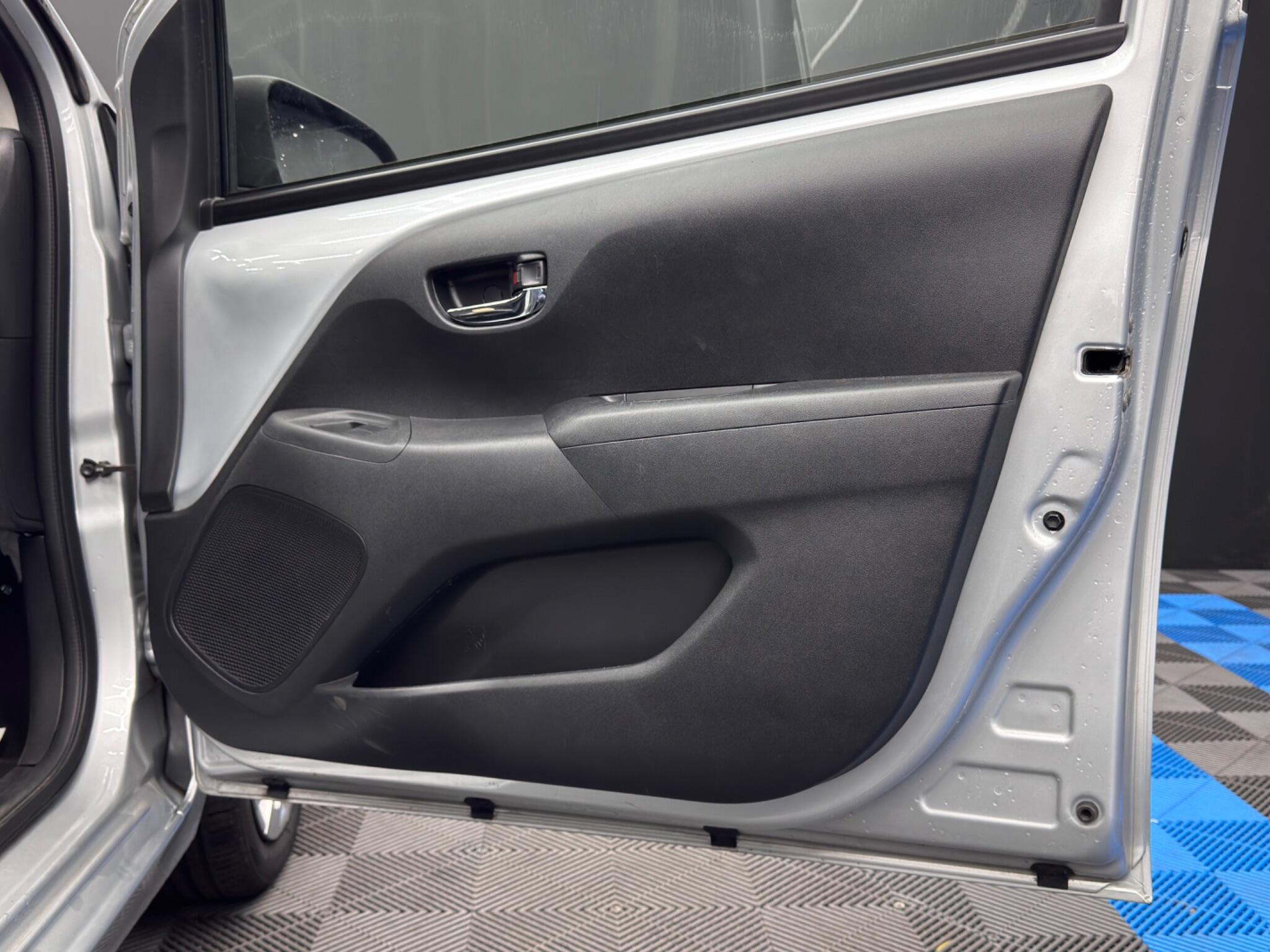 Toyota Aygo 1.0 VVT-i x-play Euro 6 5dr 5dr Manual 2025