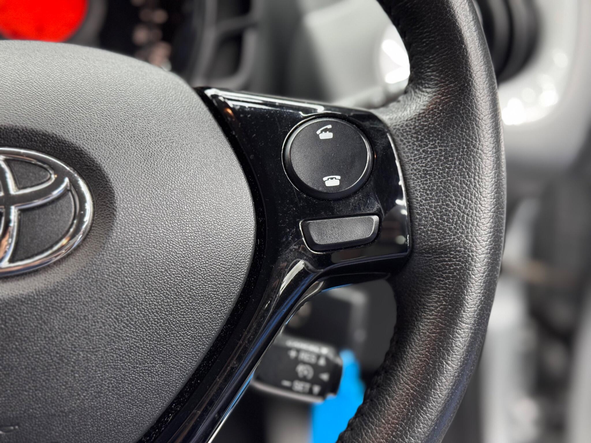 Toyota Aygo 1.0 VVT-i x-play Euro 6 5dr 5dr Manual 2025