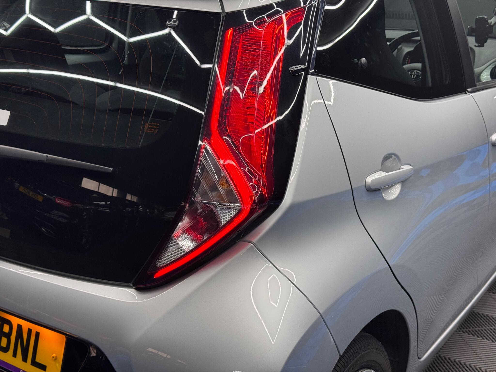 Toyota Aygo 1.0 VVT-i x-play Euro 6 5dr 5dr Manual 2025