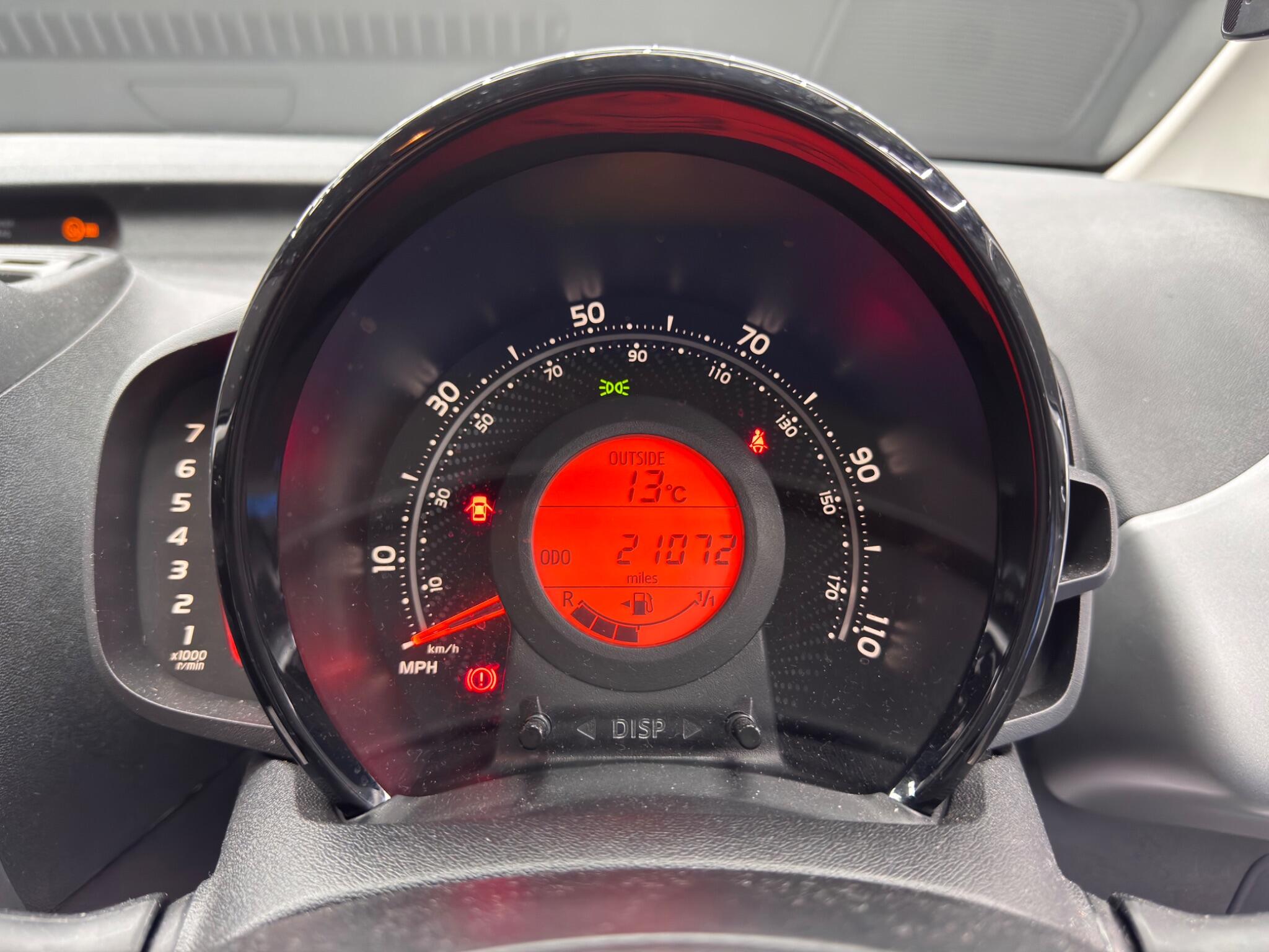 Toyota Aygo 1.0 VVT-i x-play Euro 6 5dr 5dr Manual 2025