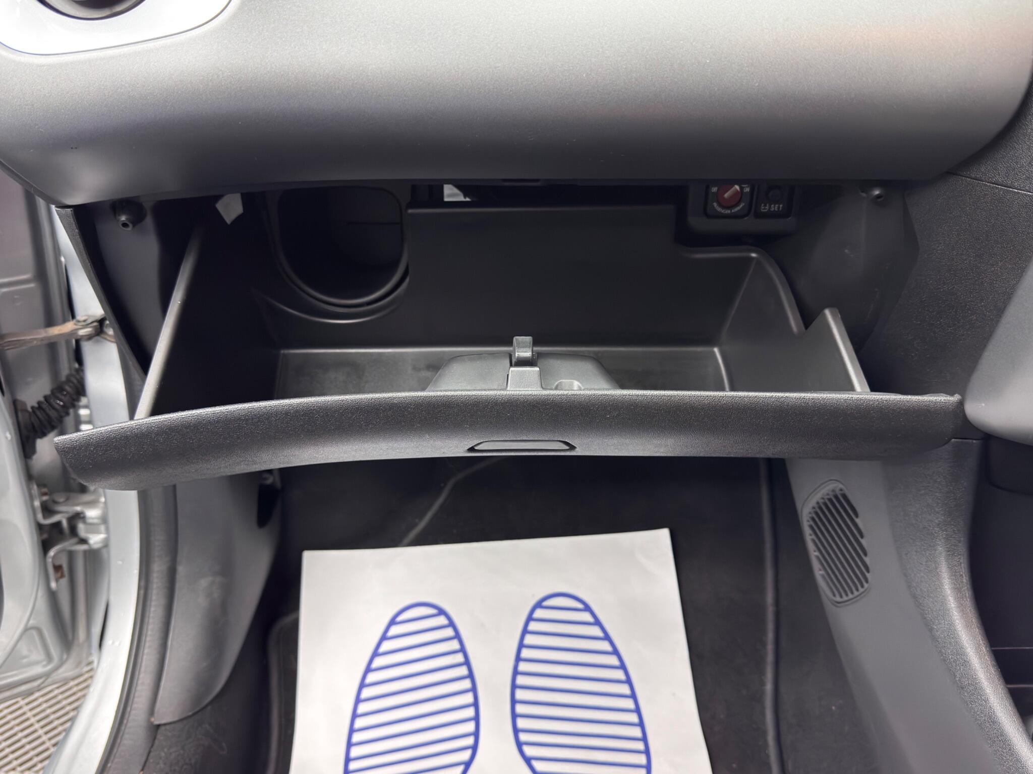 Toyota Aygo 1.0 VVT-i x-play Euro 6 5dr 5dr Manual 2025