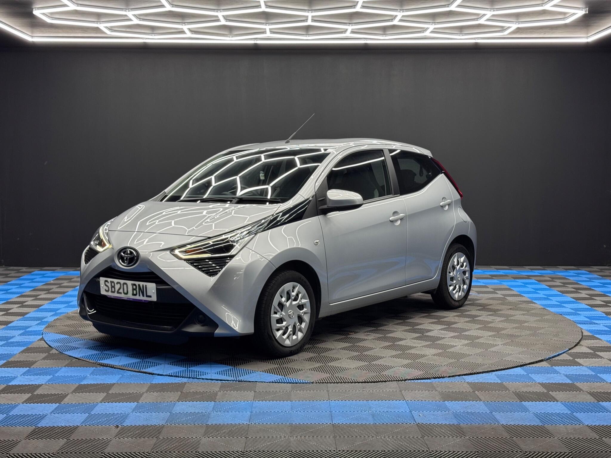 Toyota Aygo 1.0 VVT-i x-play Euro 6 5dr 5dr Manual 2025