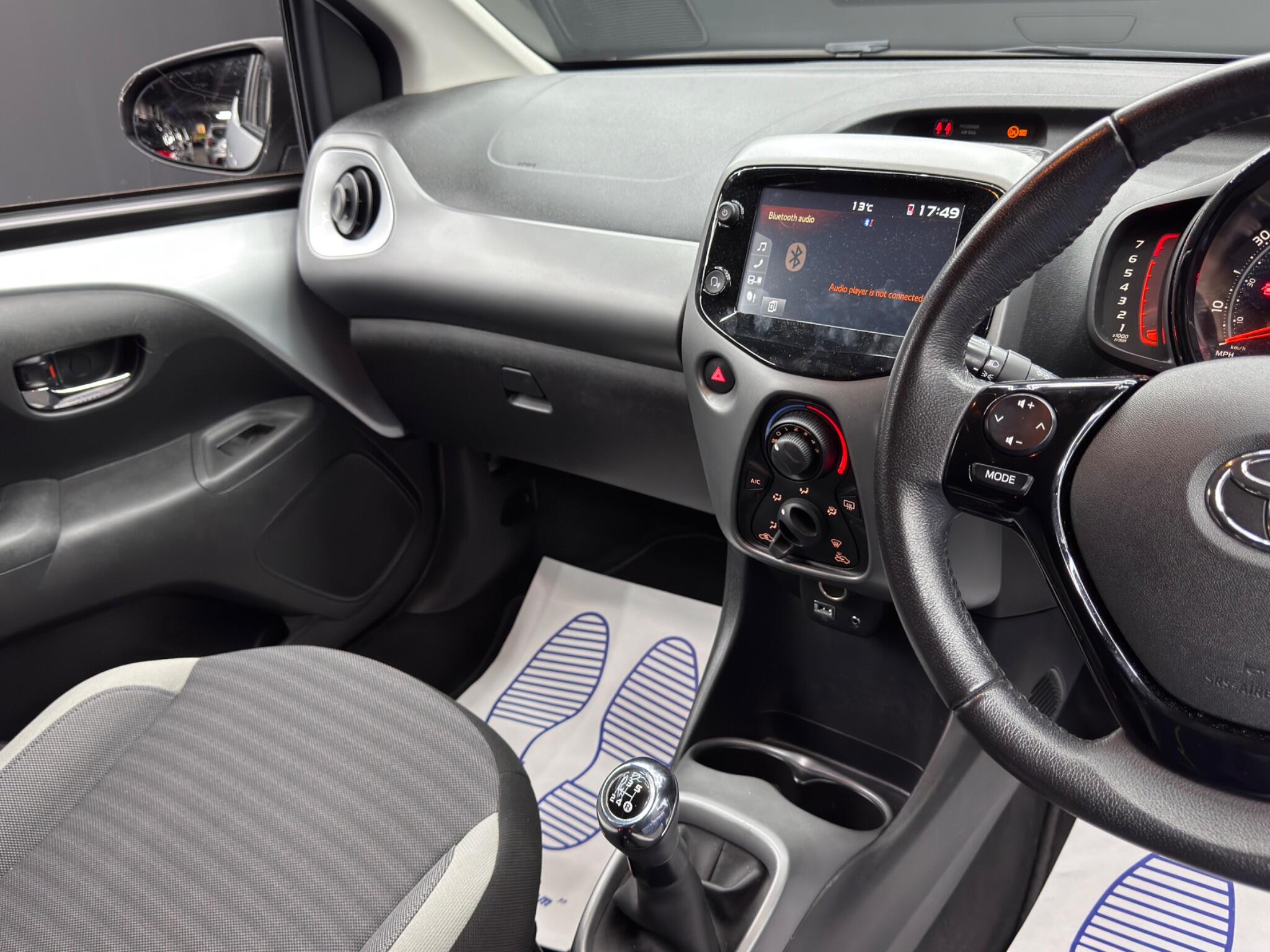 Toyota Aygo 1.0 VVT-i x-play Euro 6 5dr 5dr Manual 2025