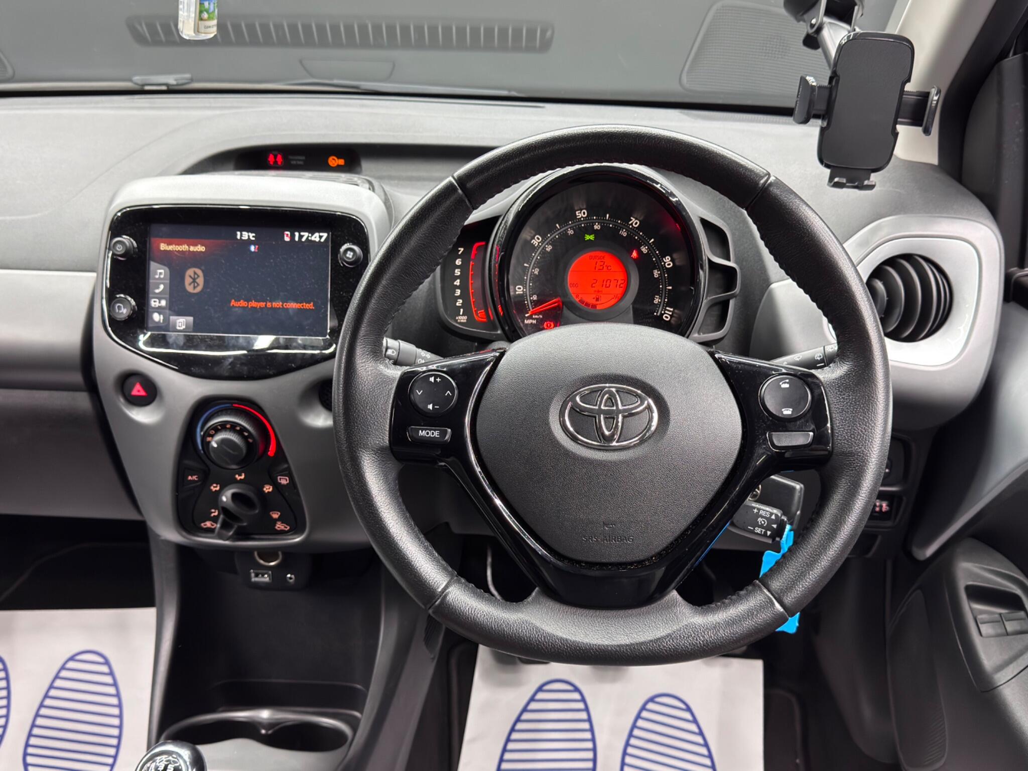 Toyota Aygo 1.0 VVT-i x-play Euro 6 5dr 5dr Manual 2025