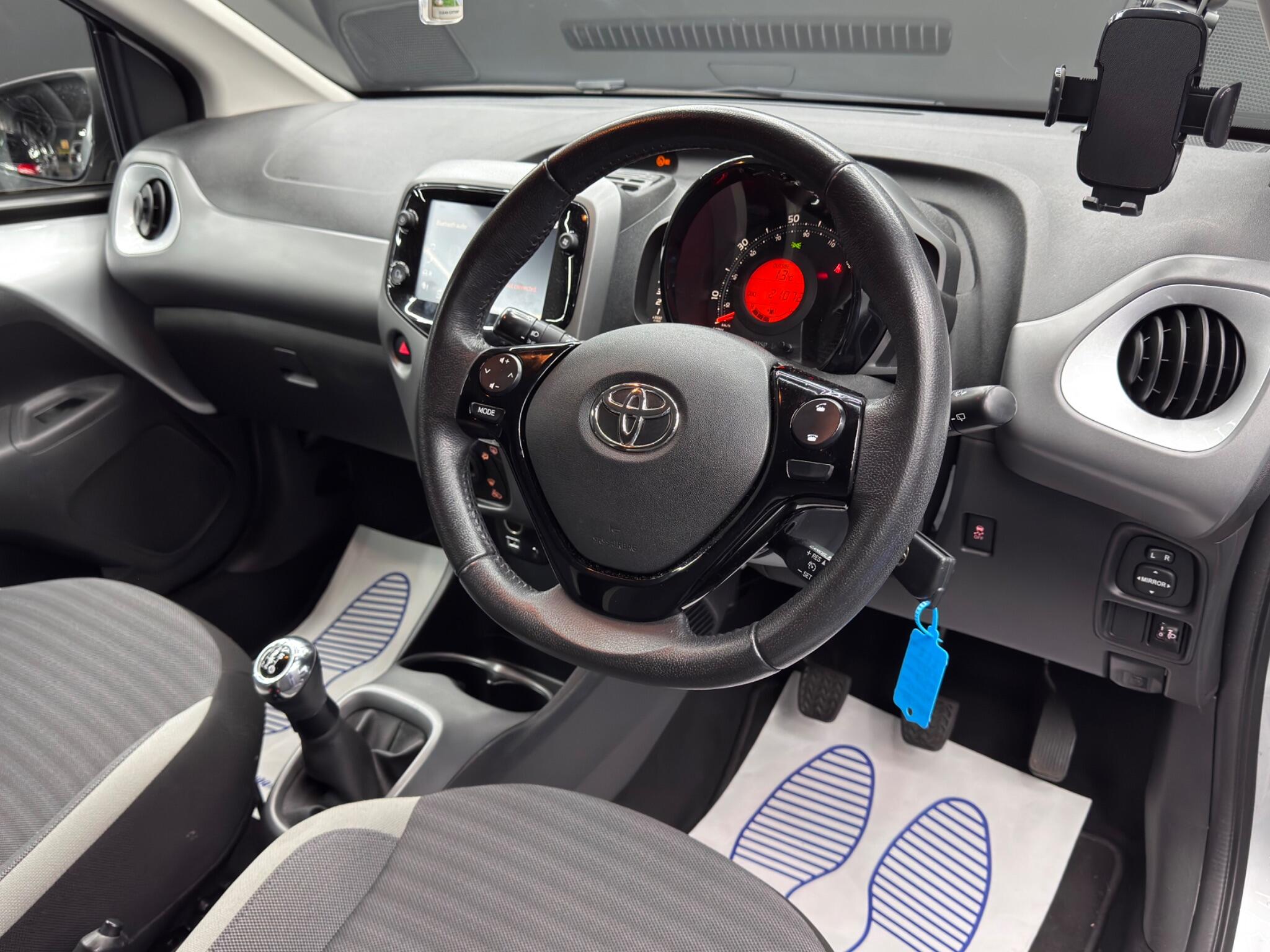 Toyota Aygo 1.0 VVT-i x-play Euro 6 5dr 5dr Manual 2025