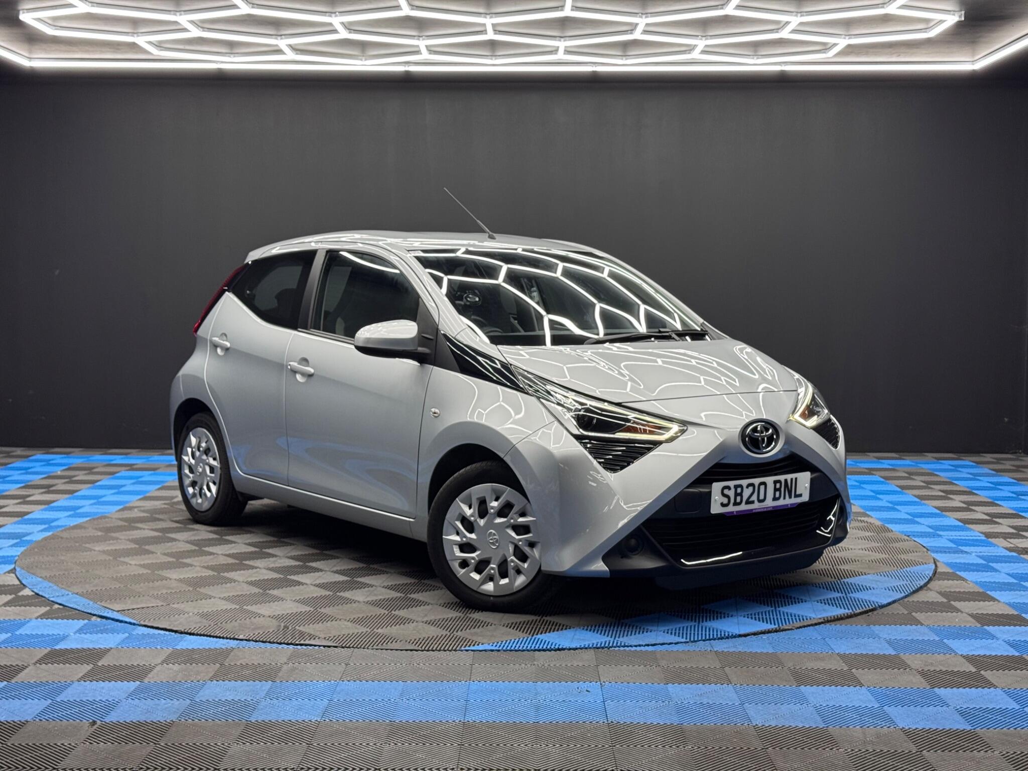 Toyota Aygo 1.0 VVT-i x-play Euro 6 5dr 5dr Manual 2025