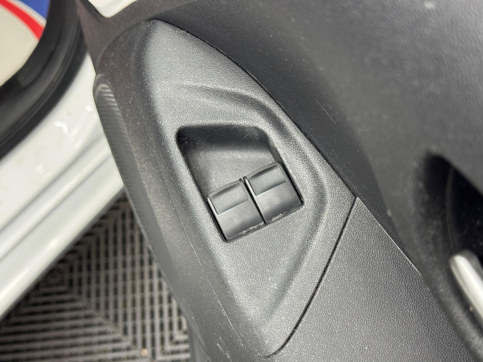 Toyota Aygo 1.0 VVT-i x-play Euro 6 5dr (Safety Sense) 5dr Manual 2026
