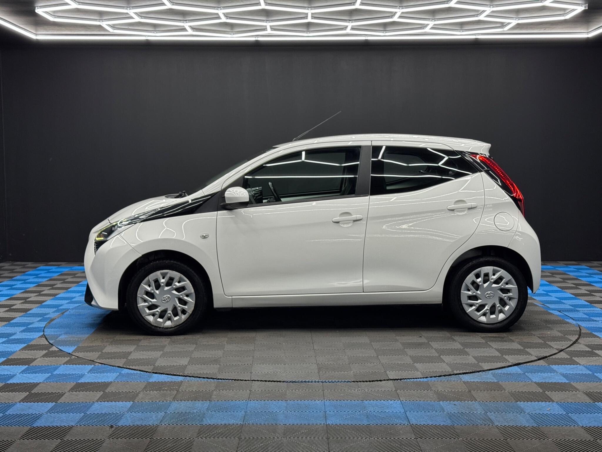 Toyota Aygo 1.0 VVT-i x-play Euro 6 5dr (Safety Sense) 5dr Manual 2026