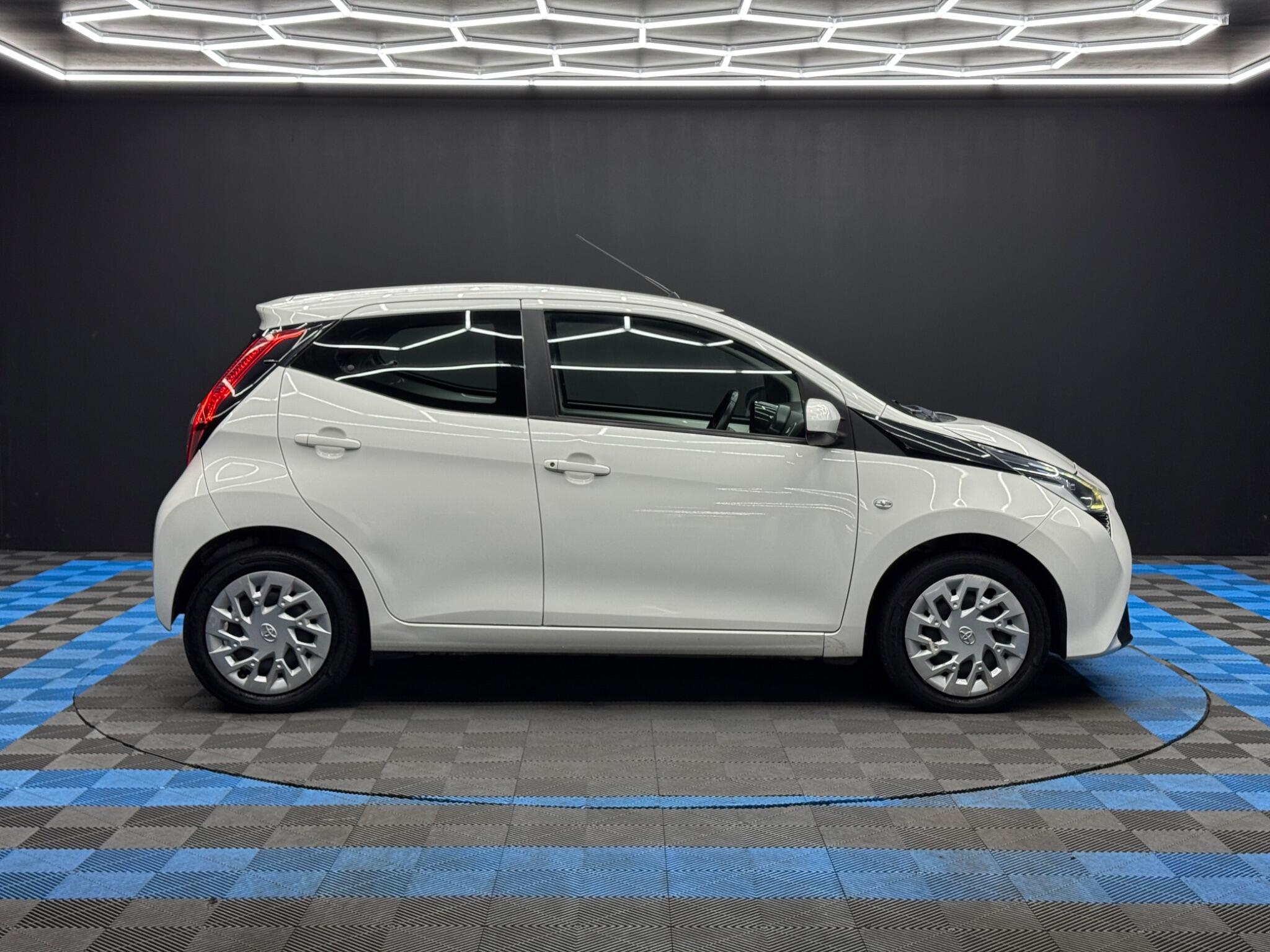 Toyota Aygo 1.0 VVT-i x-play Euro 6 5dr (Safety Sense) 5dr Manual 2026