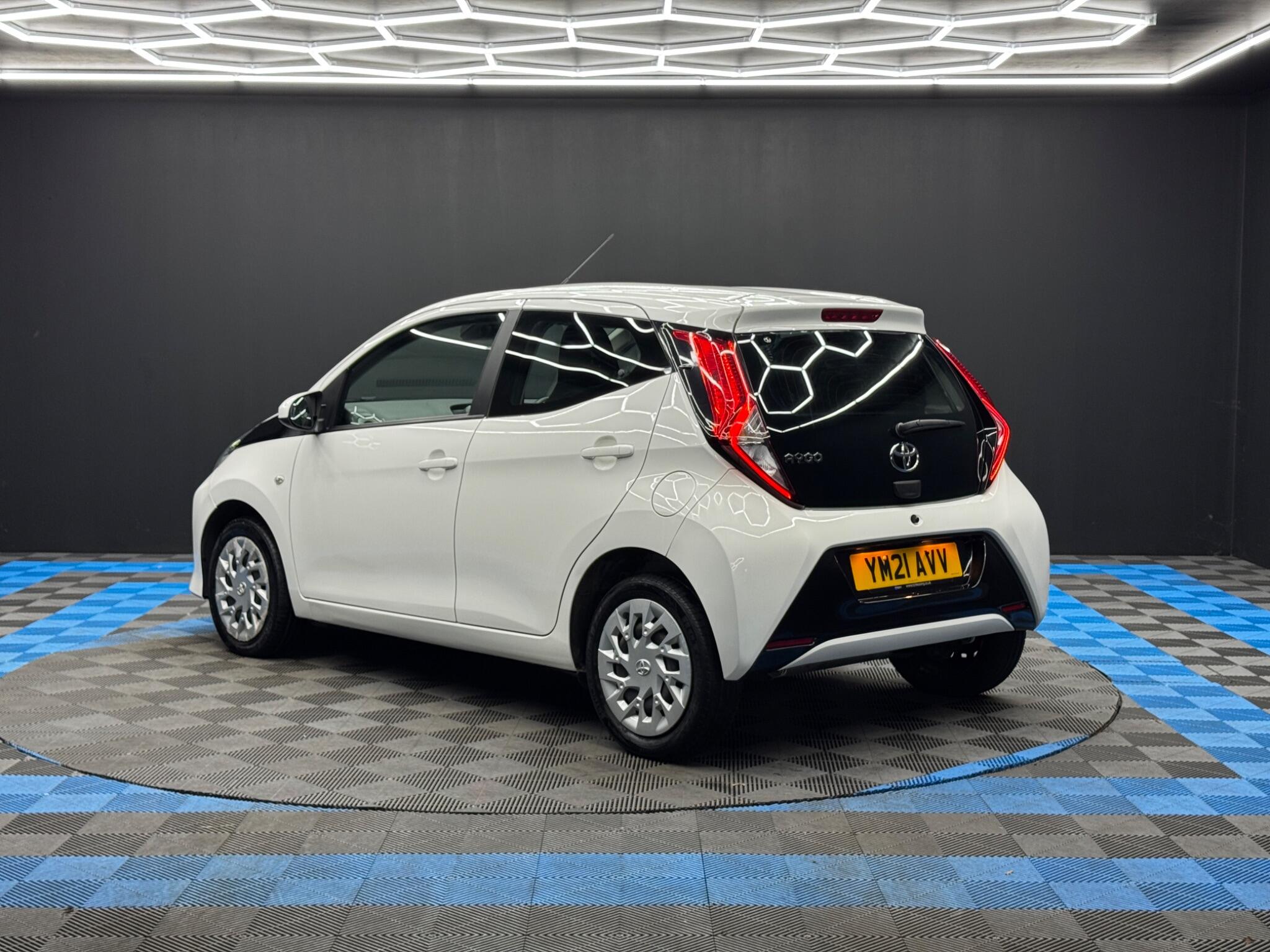 Toyota Aygo 1.0 VVT-i x-play Euro 6 5dr (Safety Sense) 5dr Manual 2026
