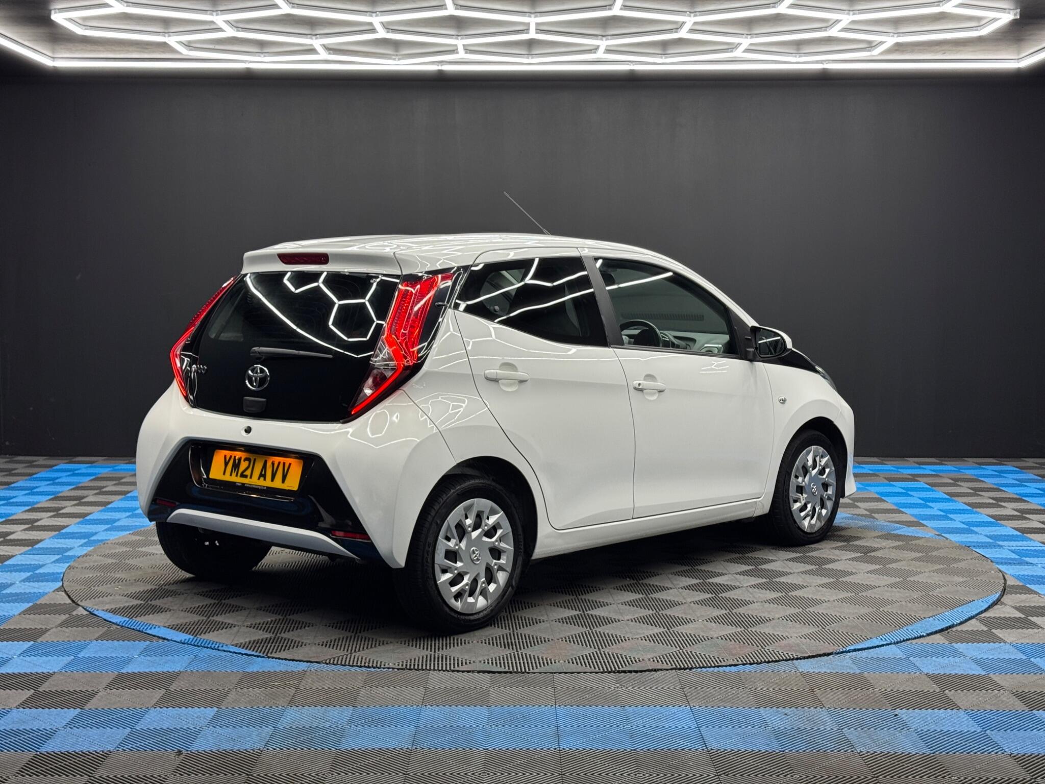 Toyota Aygo 1.0 VVT-i x-play Euro 6 5dr (Safety Sense) 5dr Manual 2026