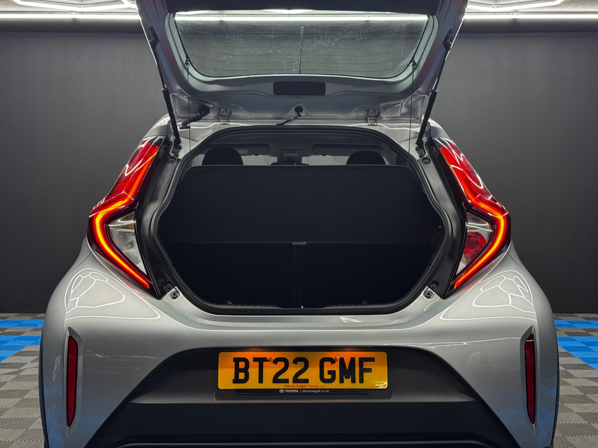 Toyota Aygo x 1.0 VVT-i Pure Euro 6 (s/s) 5dr 5dr Manual 2025