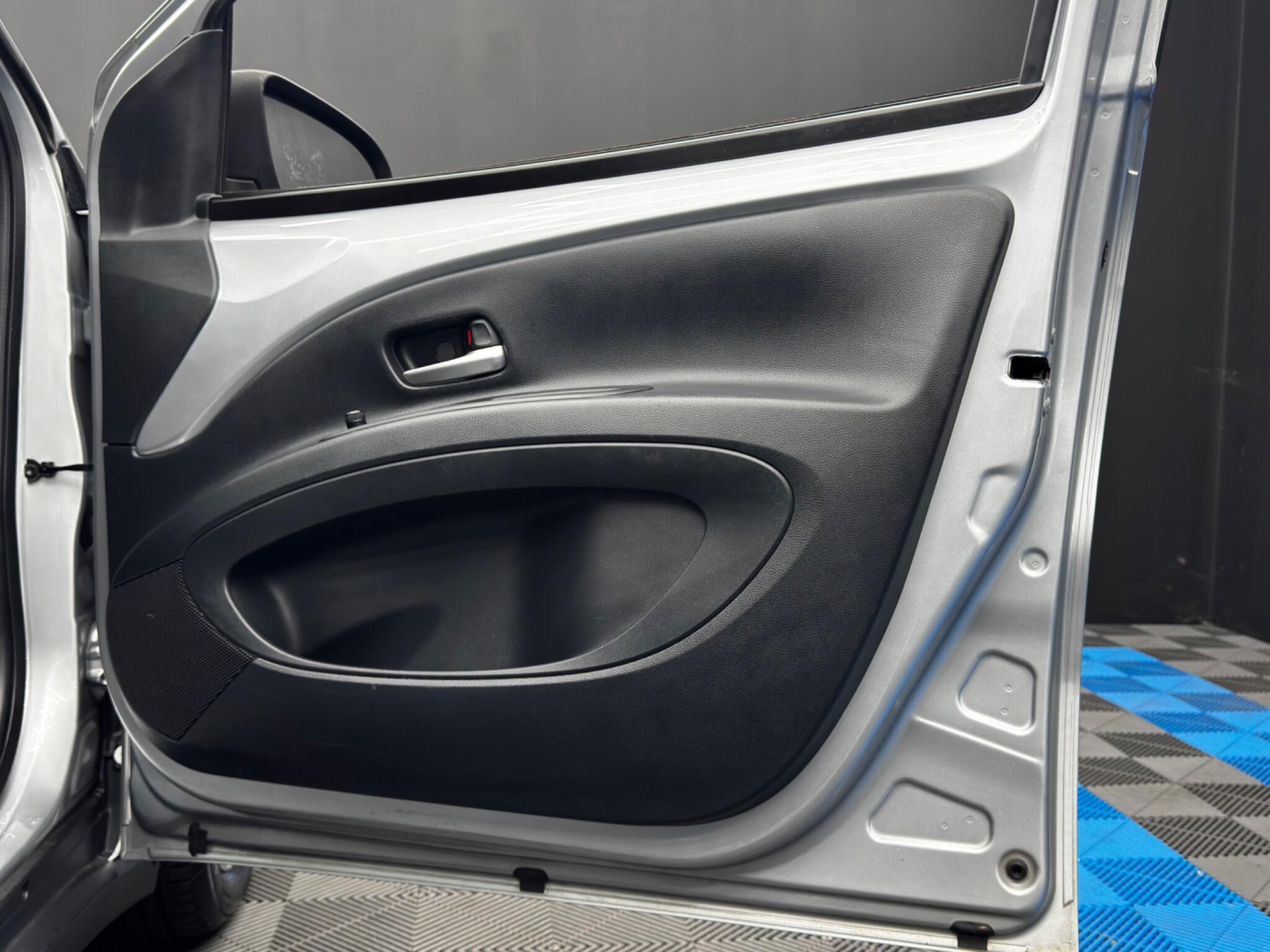 Toyota Aygo x 1.0 VVT-i Pure Euro 6 (s/s) 5dr 5dr Manual 2025