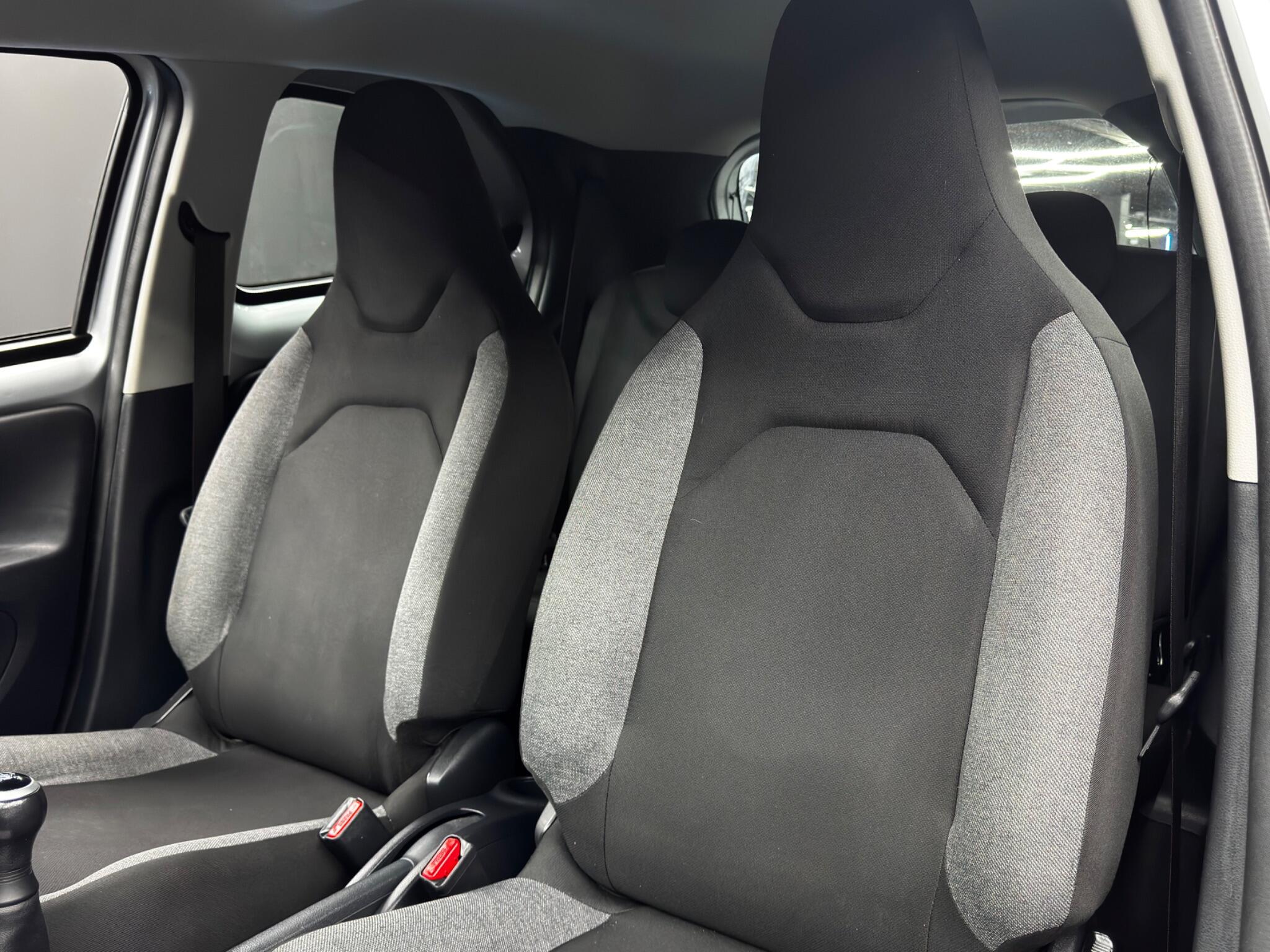 Toyota Aygo x 1.0 VVT-i Pure Euro 6 (s/s) 5dr 5dr Manual 2025