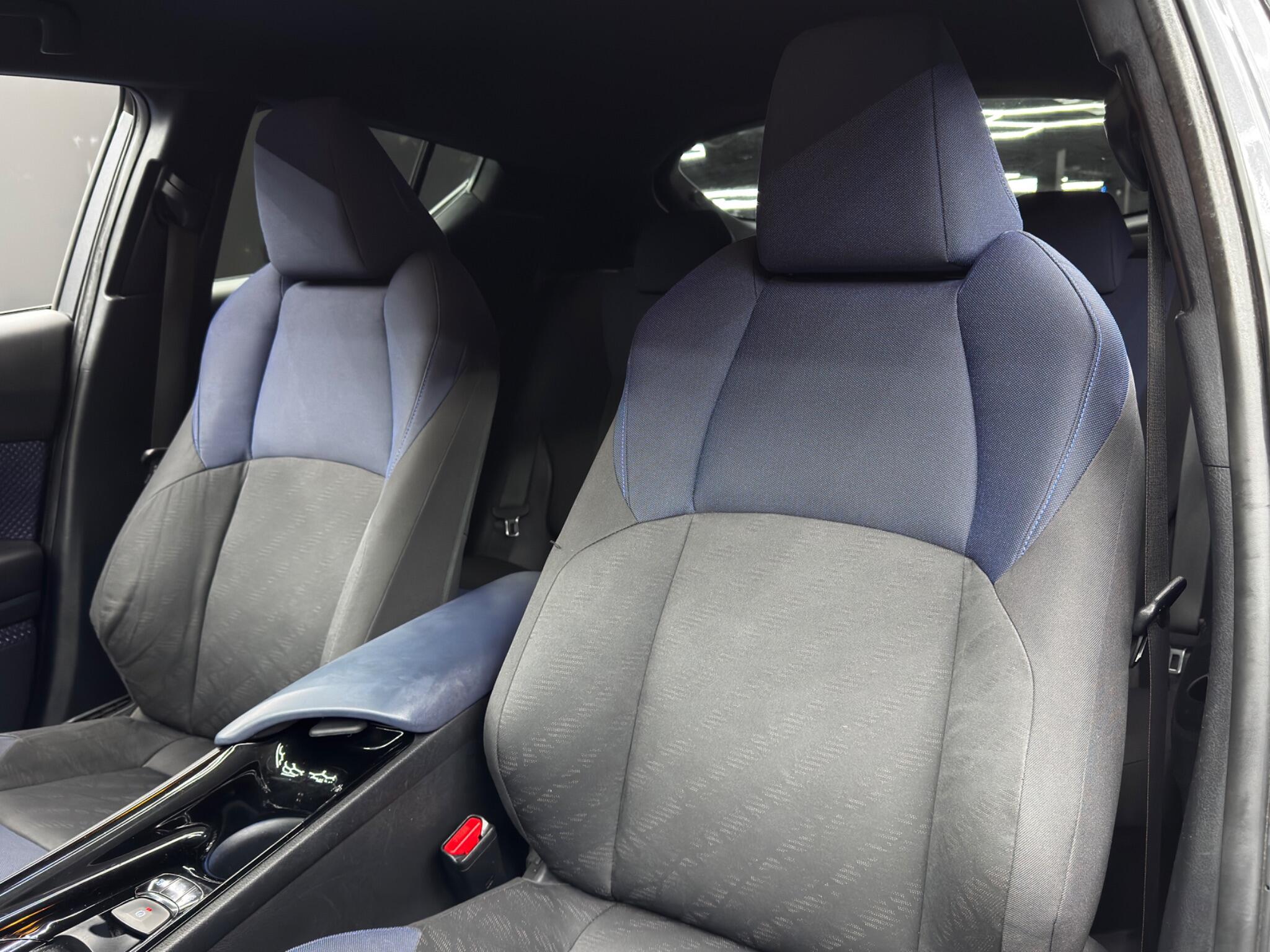 Toyota C-HR 1.8 VVT-h Dynamic CVT Euro 6 (s/s) 5dr 5dr Automatic 2026