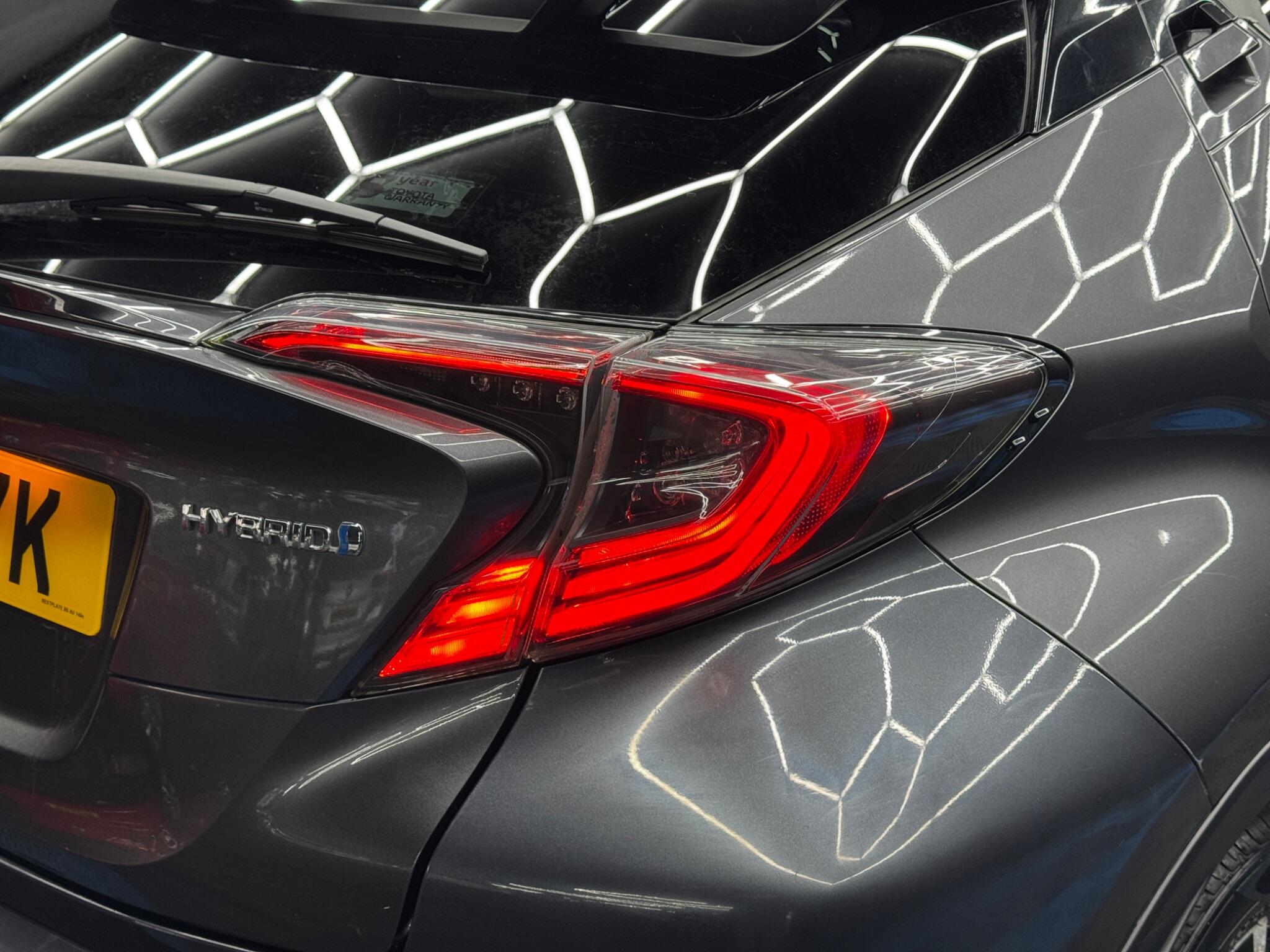 Toyota C-HR 1.8 VVT-h Dynamic CVT Euro 6 (s/s) 5dr 5dr Automatic 2026