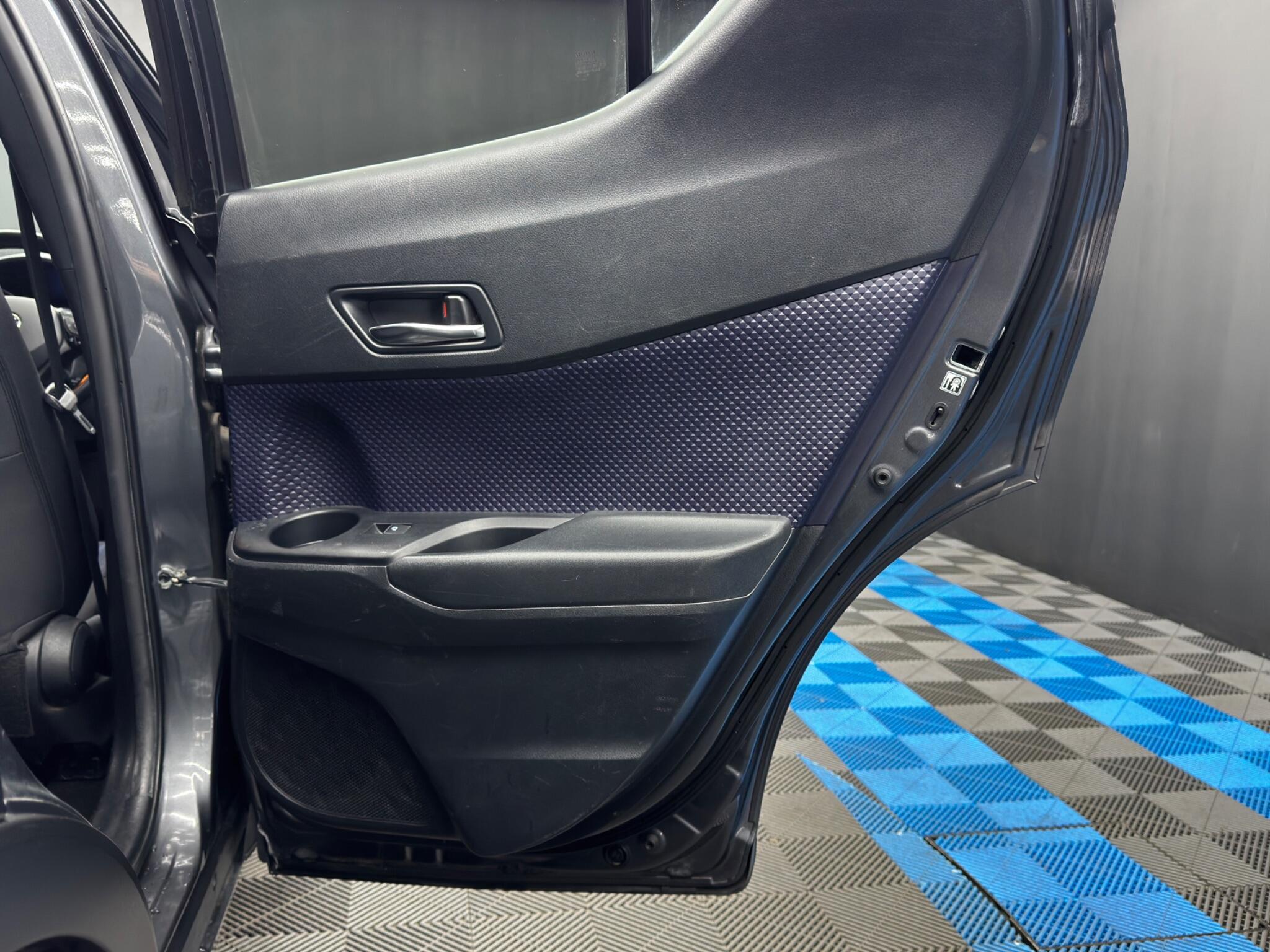 Toyota C-HR 1.8 VVT-h Dynamic CVT Euro 6 (s/s) 5dr 5dr Automatic 2026