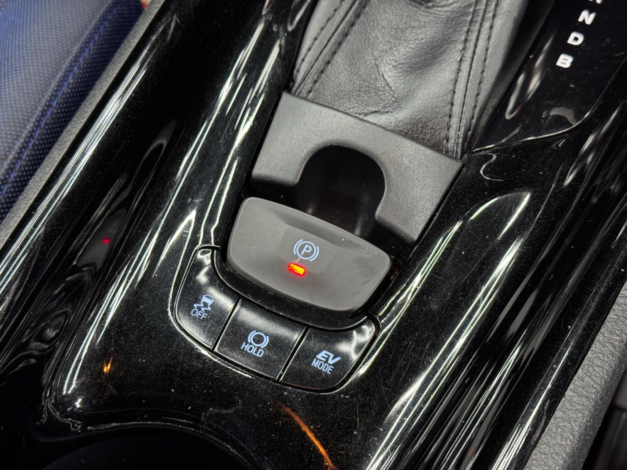 Toyota C-HR 1.8 VVT-h Dynamic CVT Euro 6 (s/s) 5dr 5dr Automatic 2026