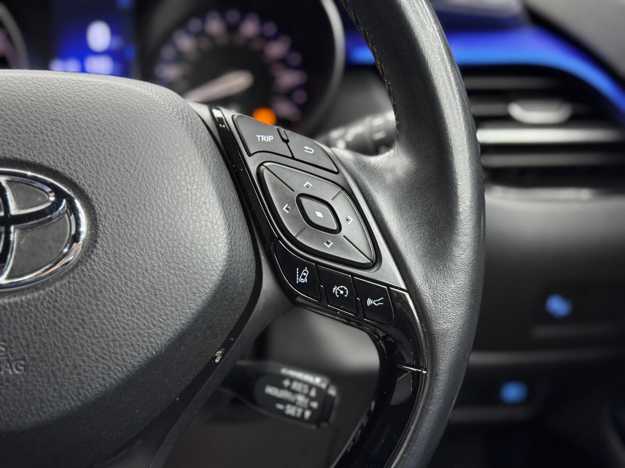 Toyota C-HR 1.8 VVT-h Dynamic CVT Euro 6 (s/s) 5dr 5dr Automatic 2026