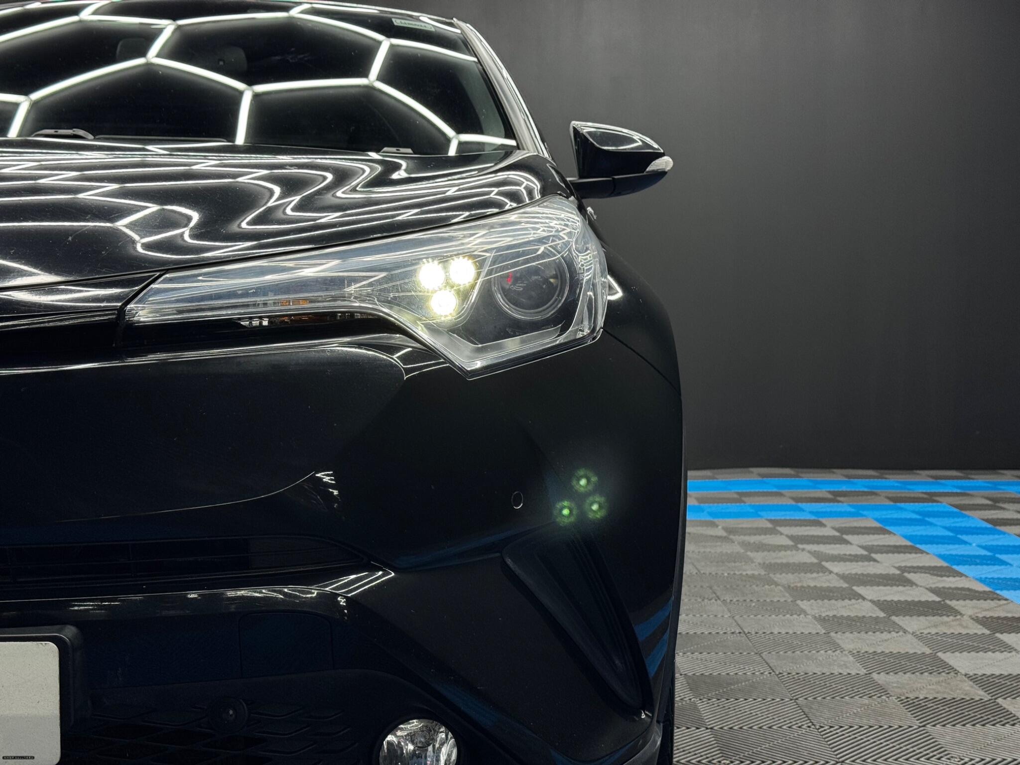 Toyota C-HR 1.8 VVT-h Excel CVT Euro 6 (s/s) 5dr 5dr Automatic 2025