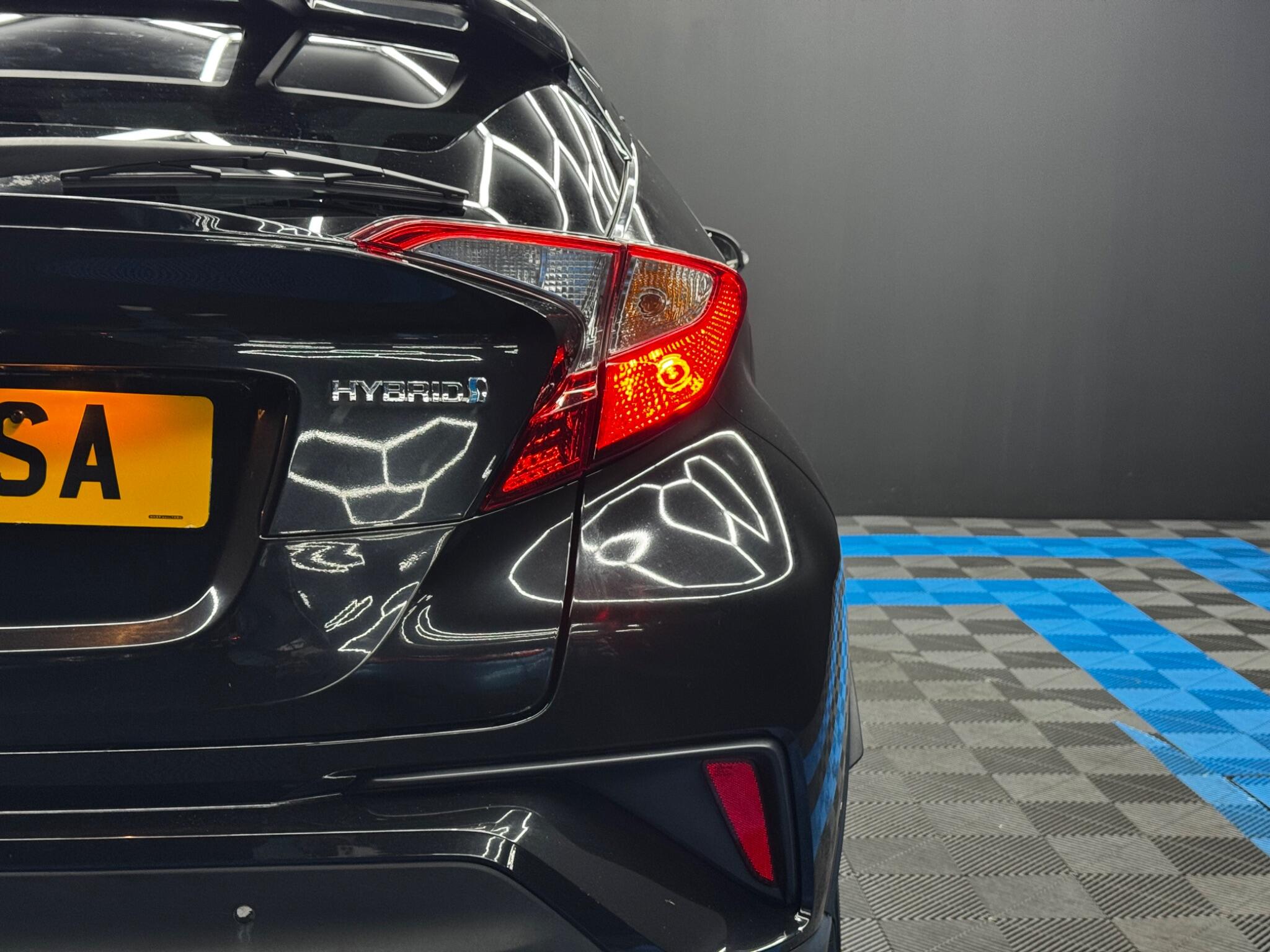 Toyota C-HR 1.8 VVT-h Excel CVT Euro 6 (s/s) 5dr 5dr Automatic 2025