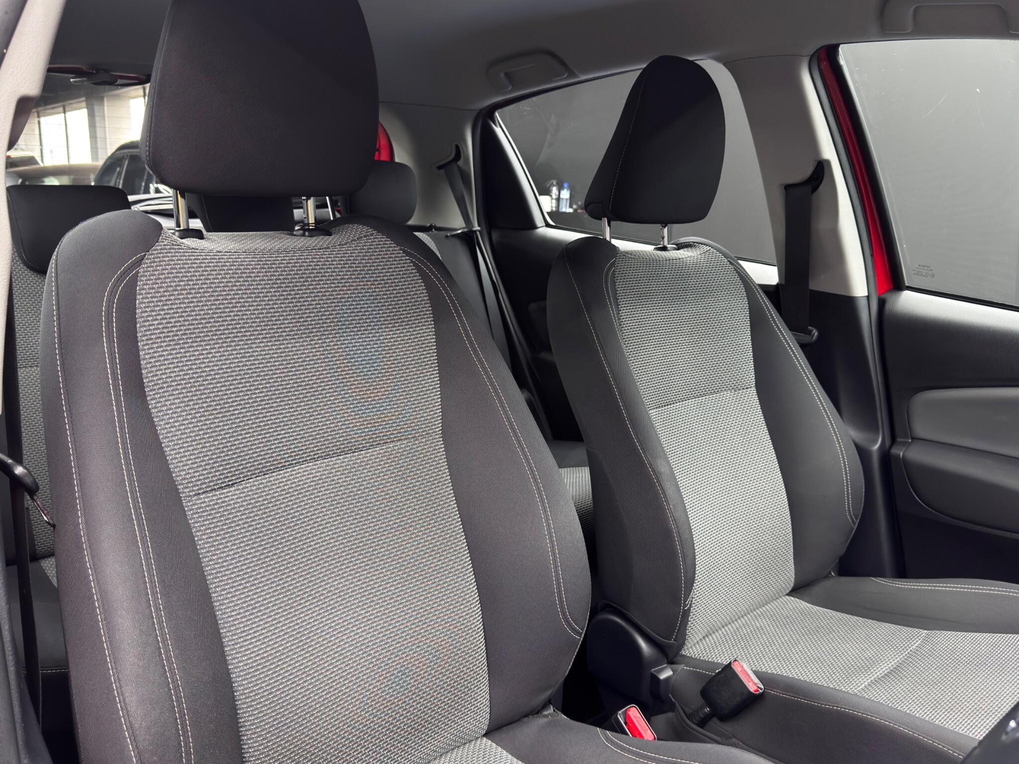 Toyota Yaris 1.5 VVT-h Icon E-CVT Euro 6 5dr 5dr Automatic 2025