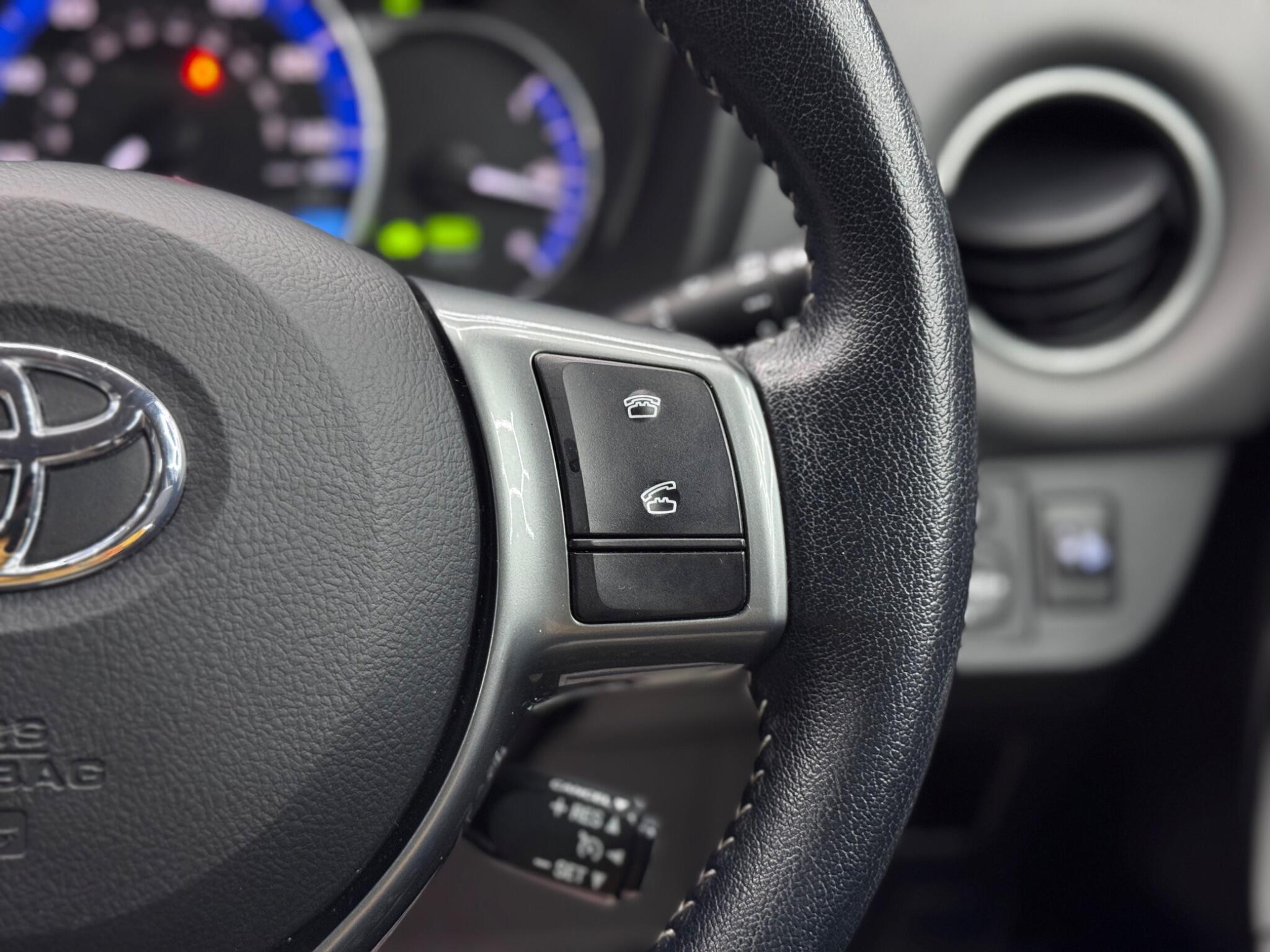 Toyota Yaris 1.5 VVT-h Icon E-CVT Euro 6 5dr 5dr Automatic 2025