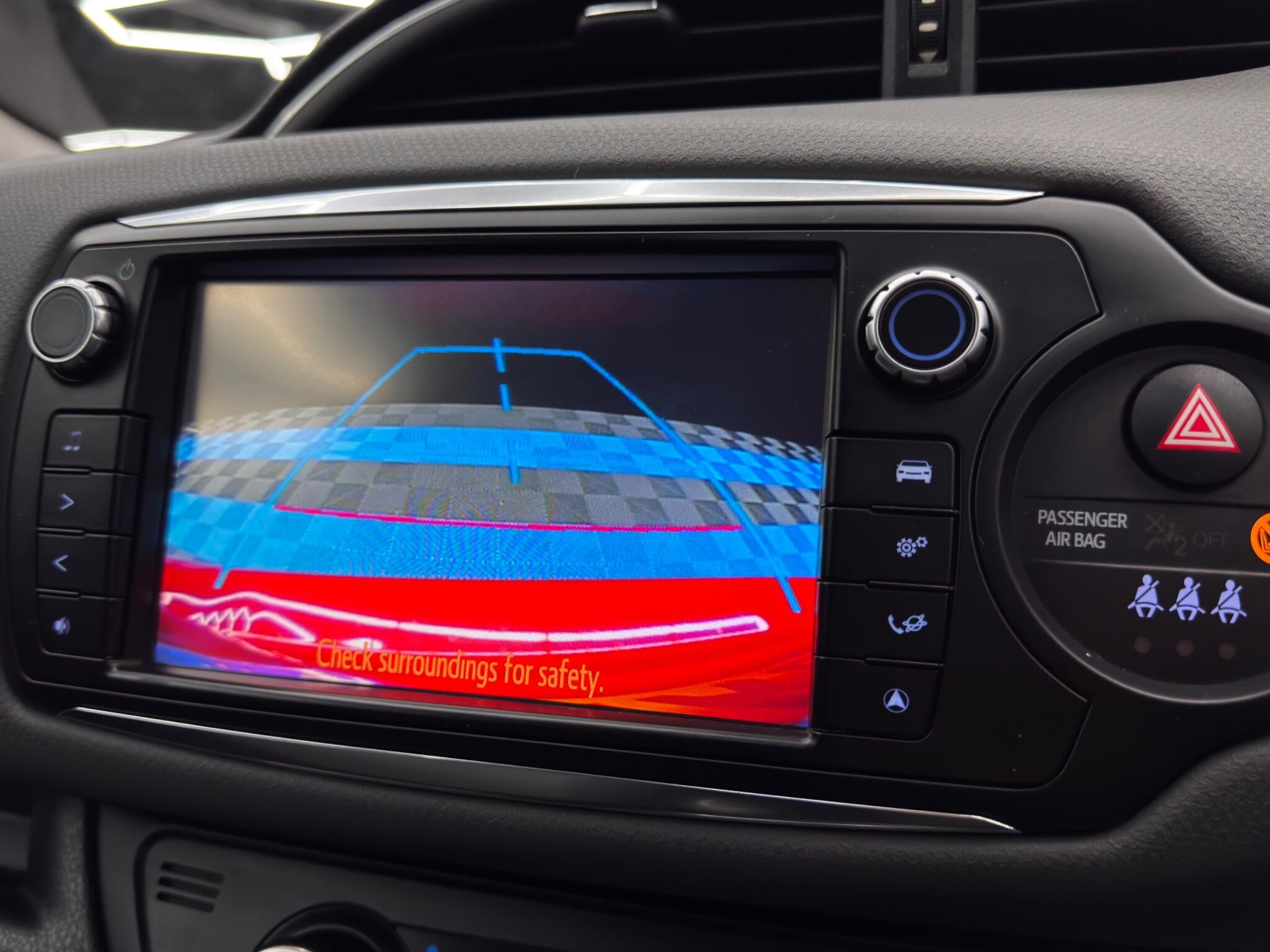 Toyota Yaris 1.5 VVT-h Icon E-CVT Euro 6 5dr 5dr Automatic 2025