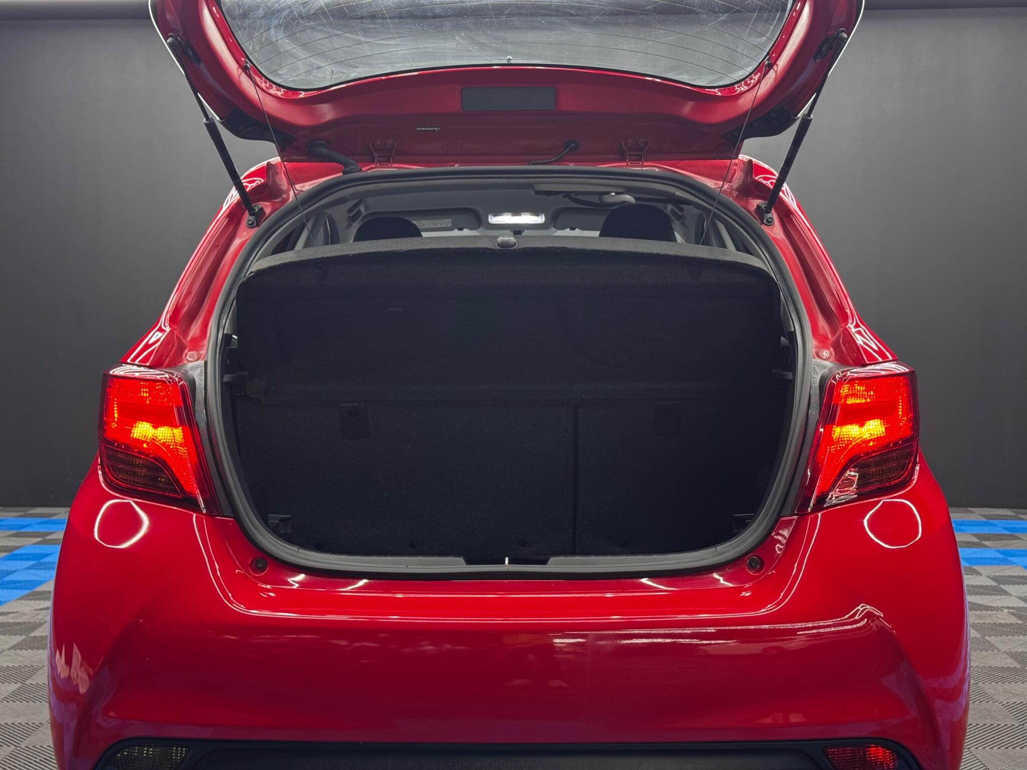 Toyota Yaris 1.5 VVT-h Icon E-CVT Euro 6 5dr 5dr Automatic 2025