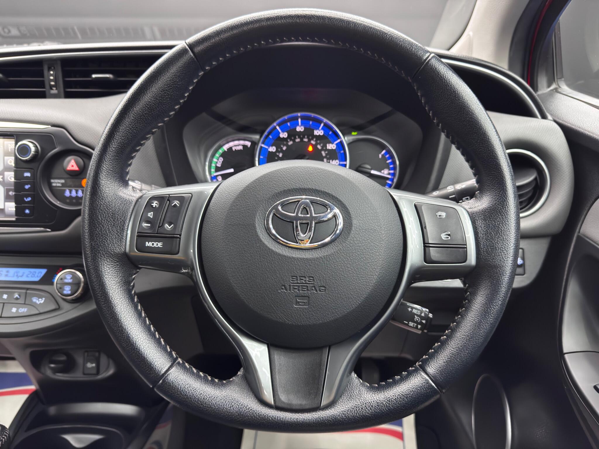 Toyota Yaris 1.5 VVT-h Icon E-CVT Euro 6 5dr 5dr Automatic 2025