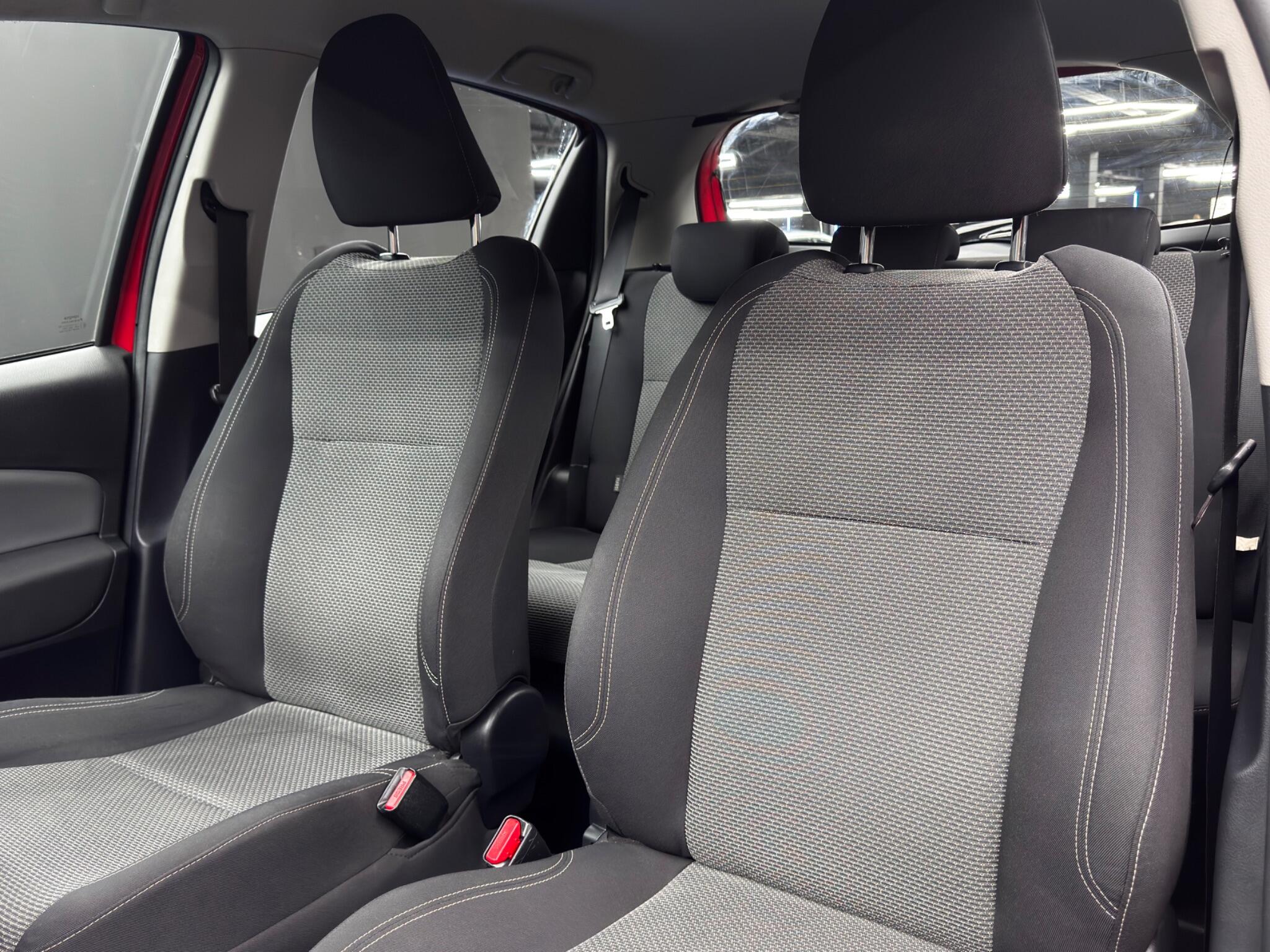 Toyota Yaris 1.5 VVT-h Icon E-CVT Euro 6 5dr 5dr Automatic 2025